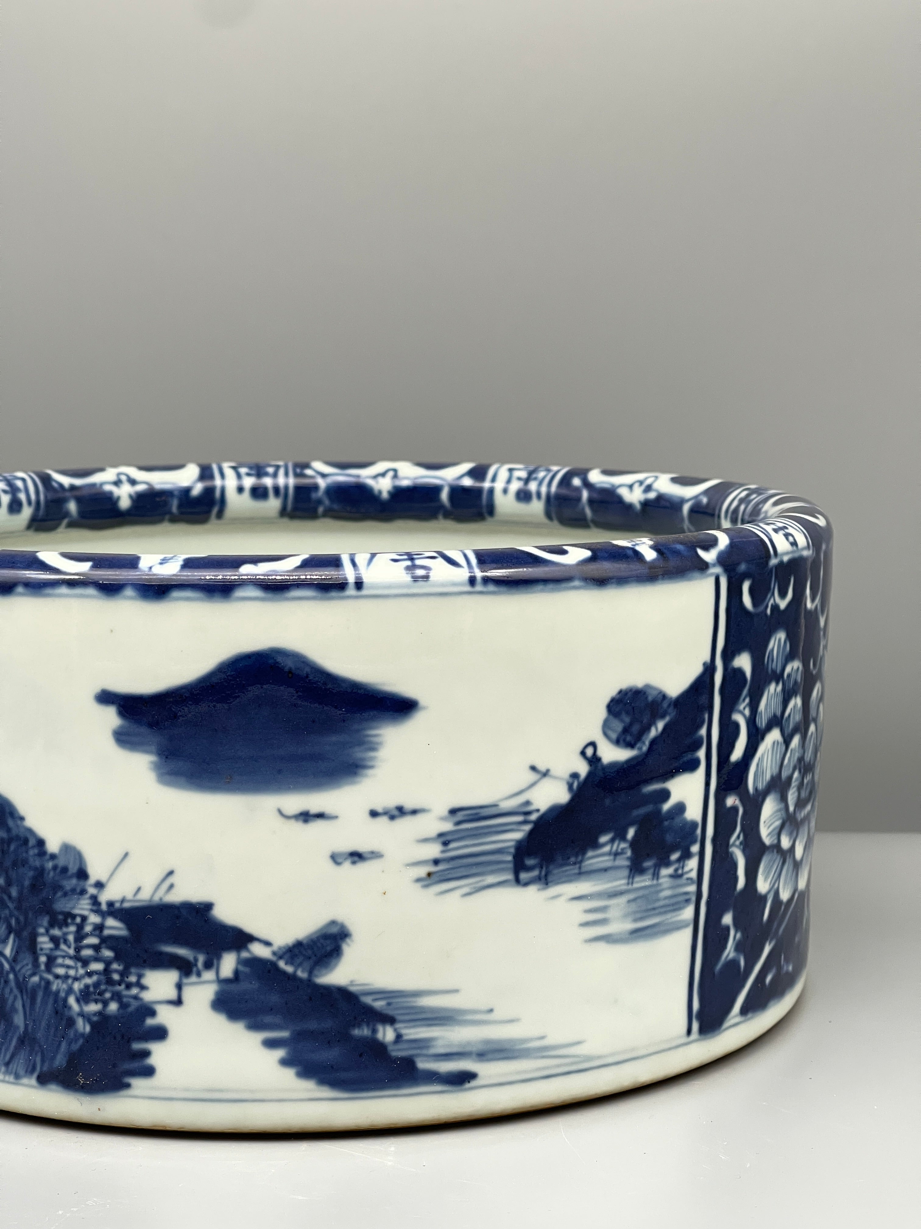 Chinese Porcelain Blue & White Pot