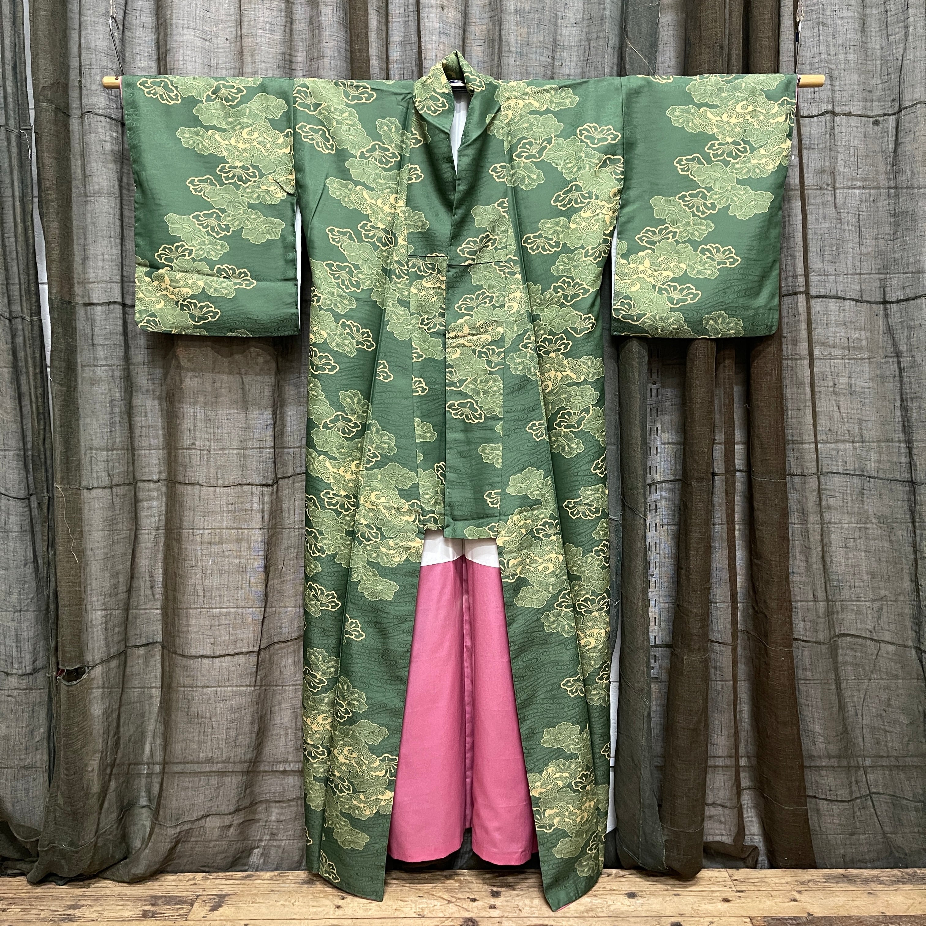 Vintage Japanese Kimono | Tsubaki, Camellia Pattern