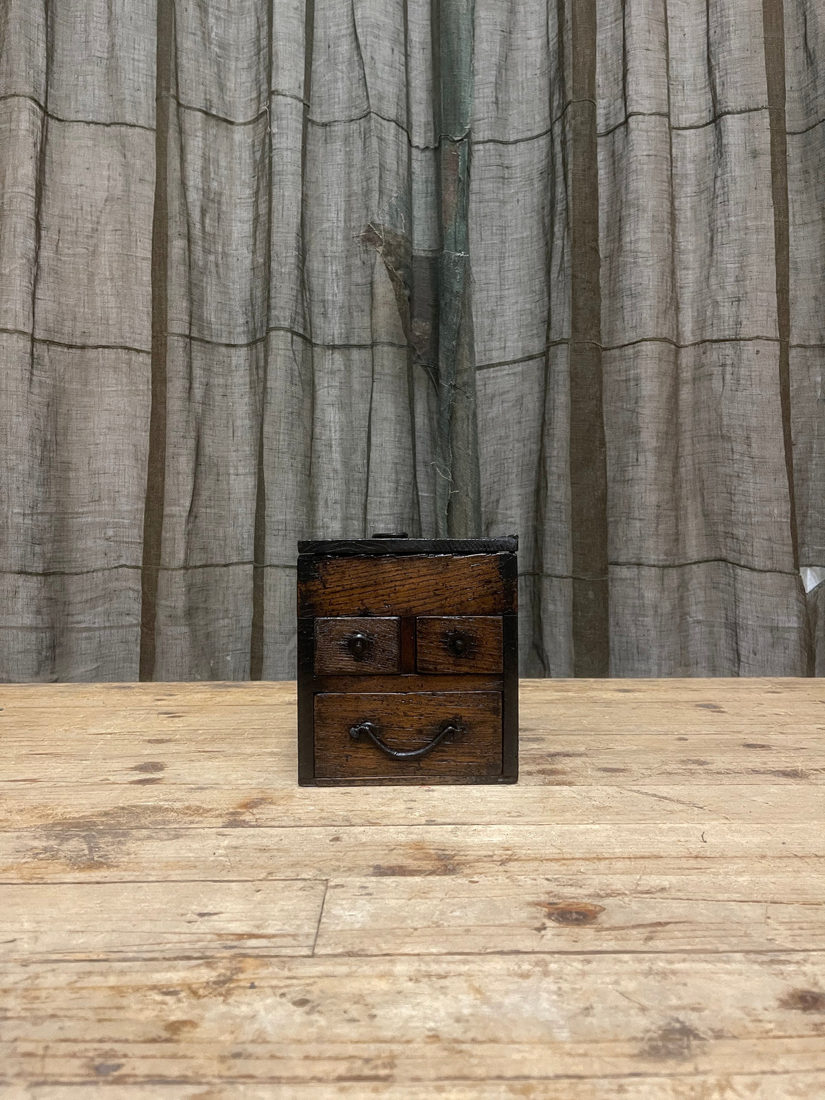 Antique Japanese elm calligraphy box (suzuri bako), Edo period, view 2