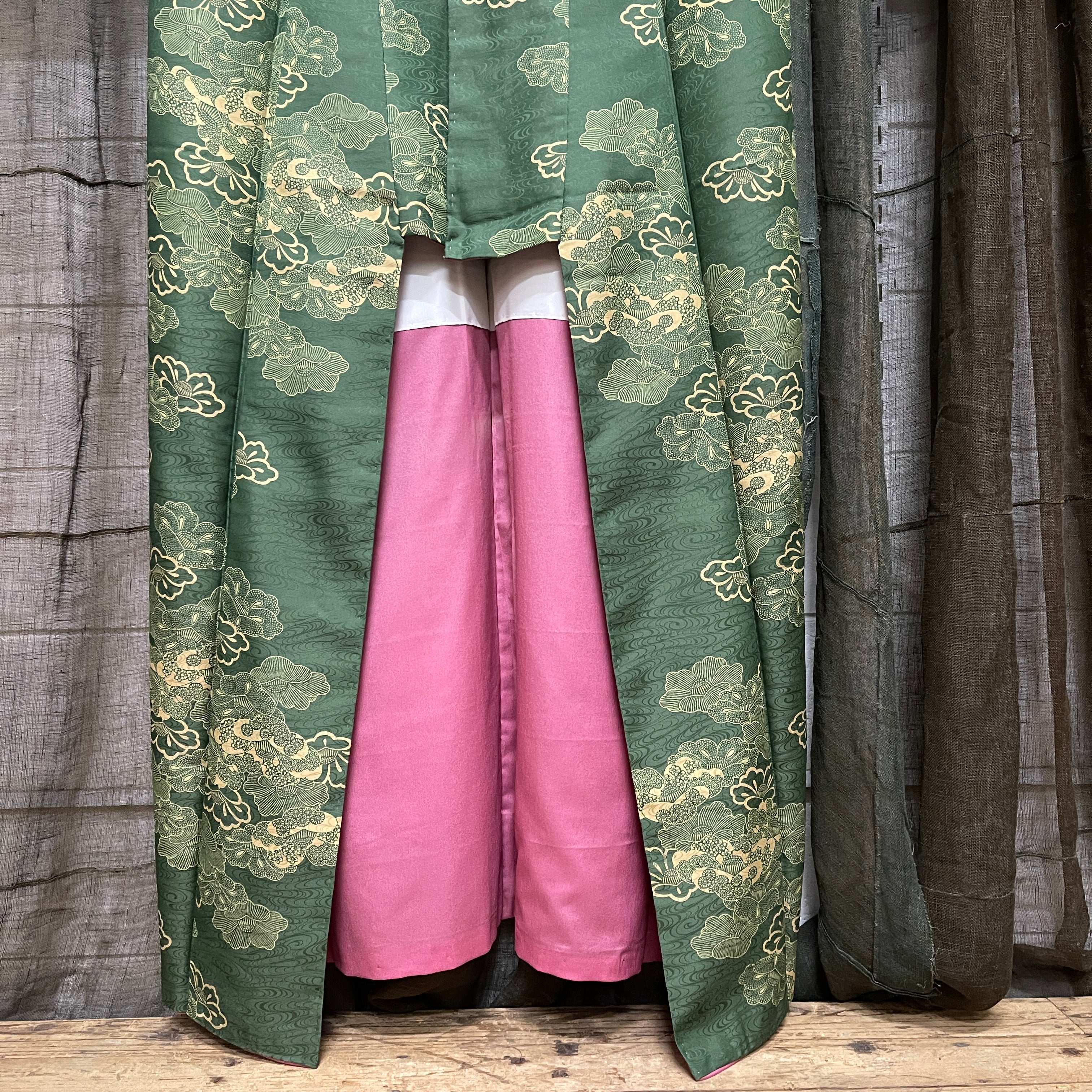 Vintage Japanese Kimono | Tsubaki, Camellia Pattern