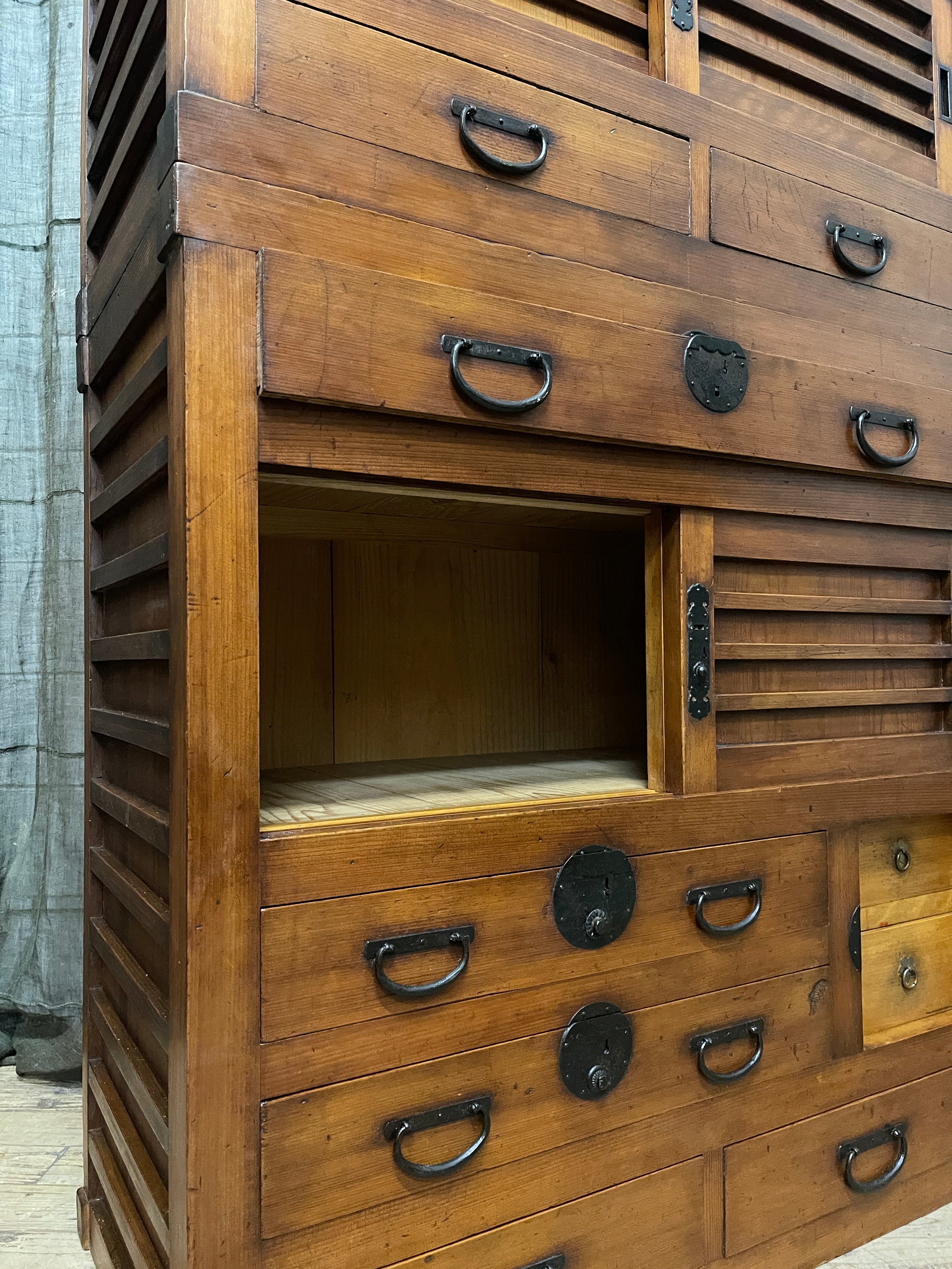 Antique Japanese Two-Piece Choba Dansu, Merchant’s Chest – Cedar & Cypress | Meiji