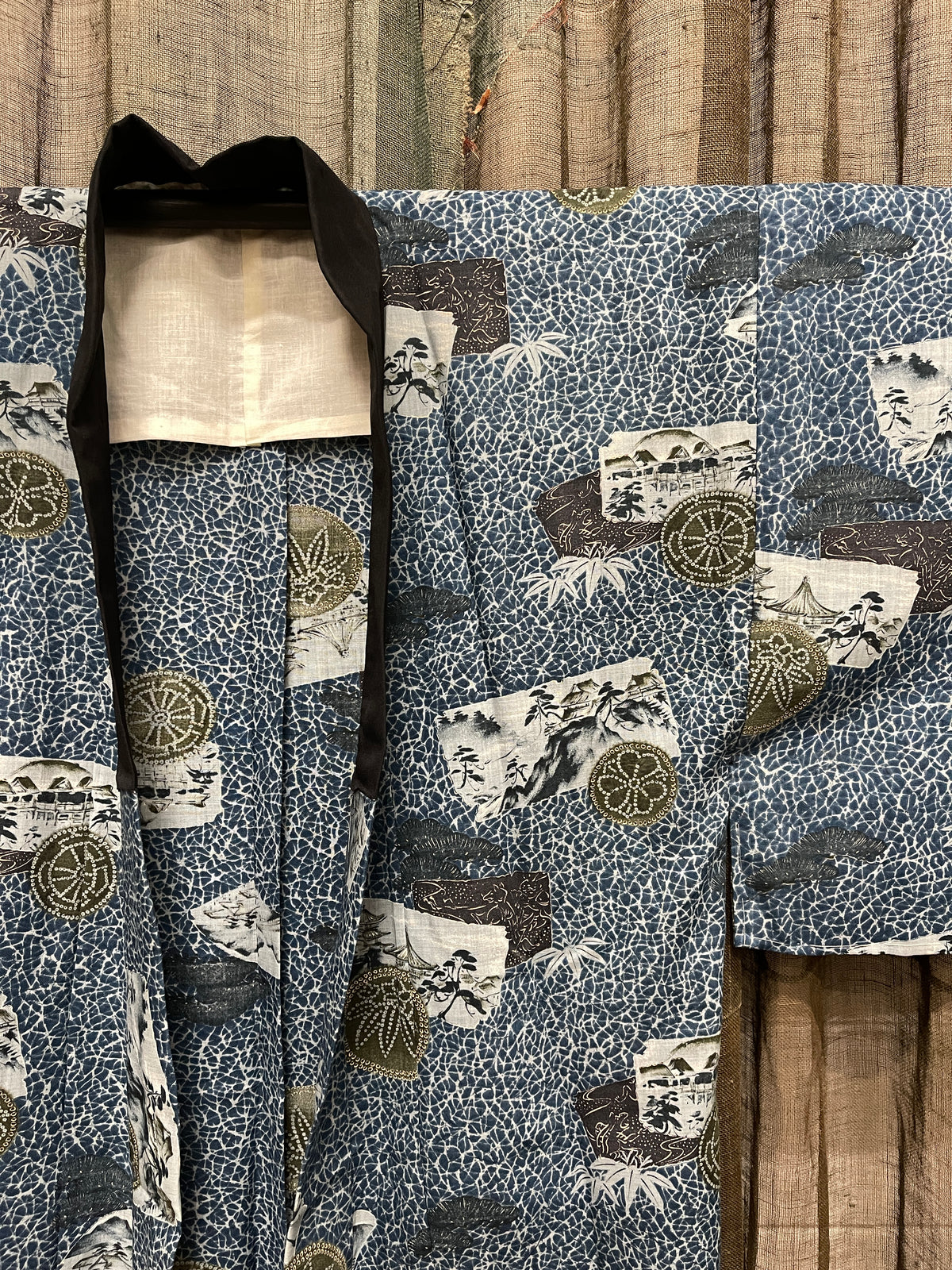 Vintage Japanese Silk & Cotton Juban, Scenic Crest Pattern