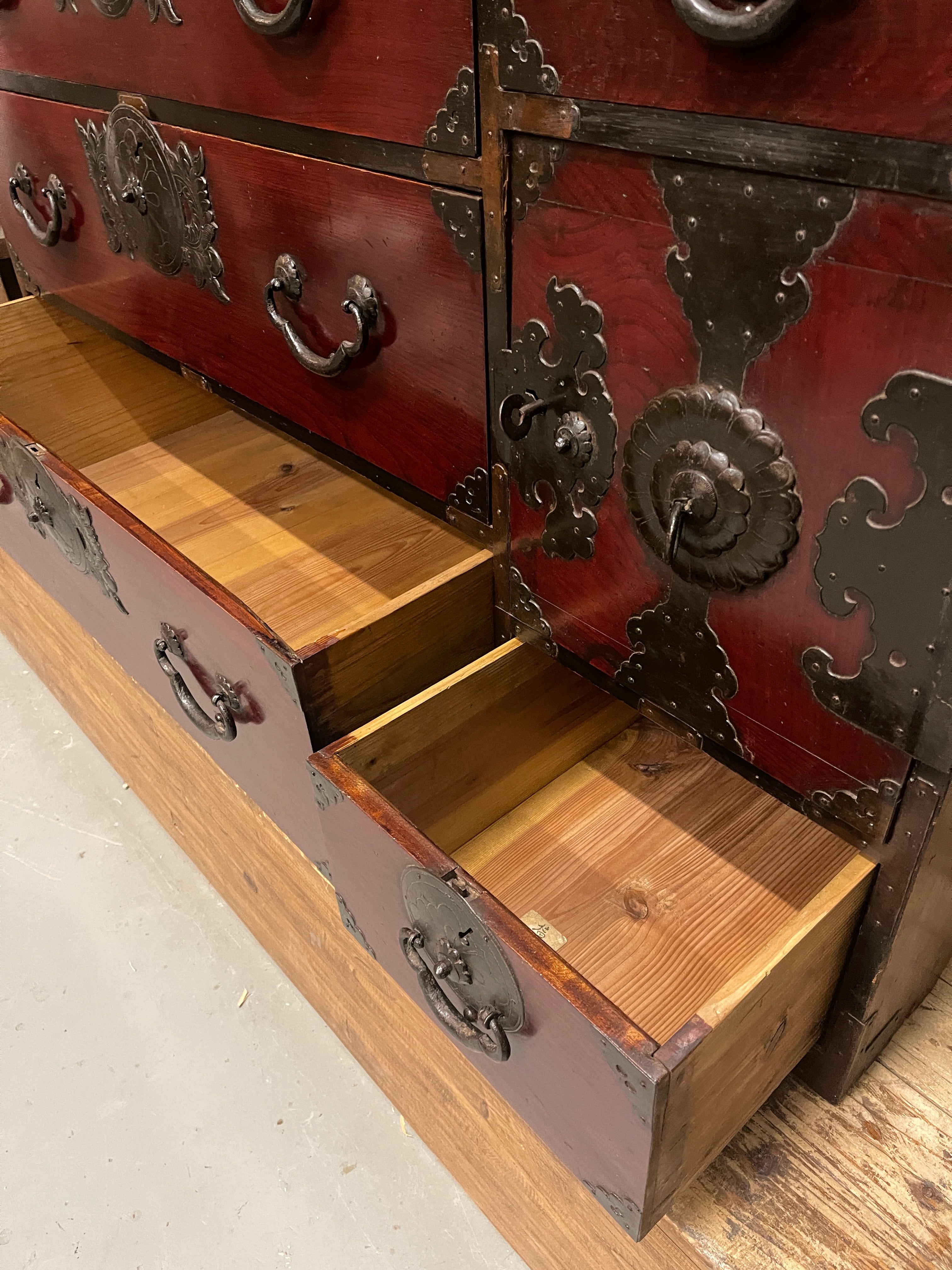Japanese Lacquered Kimono Chest of Drawers - Meiji