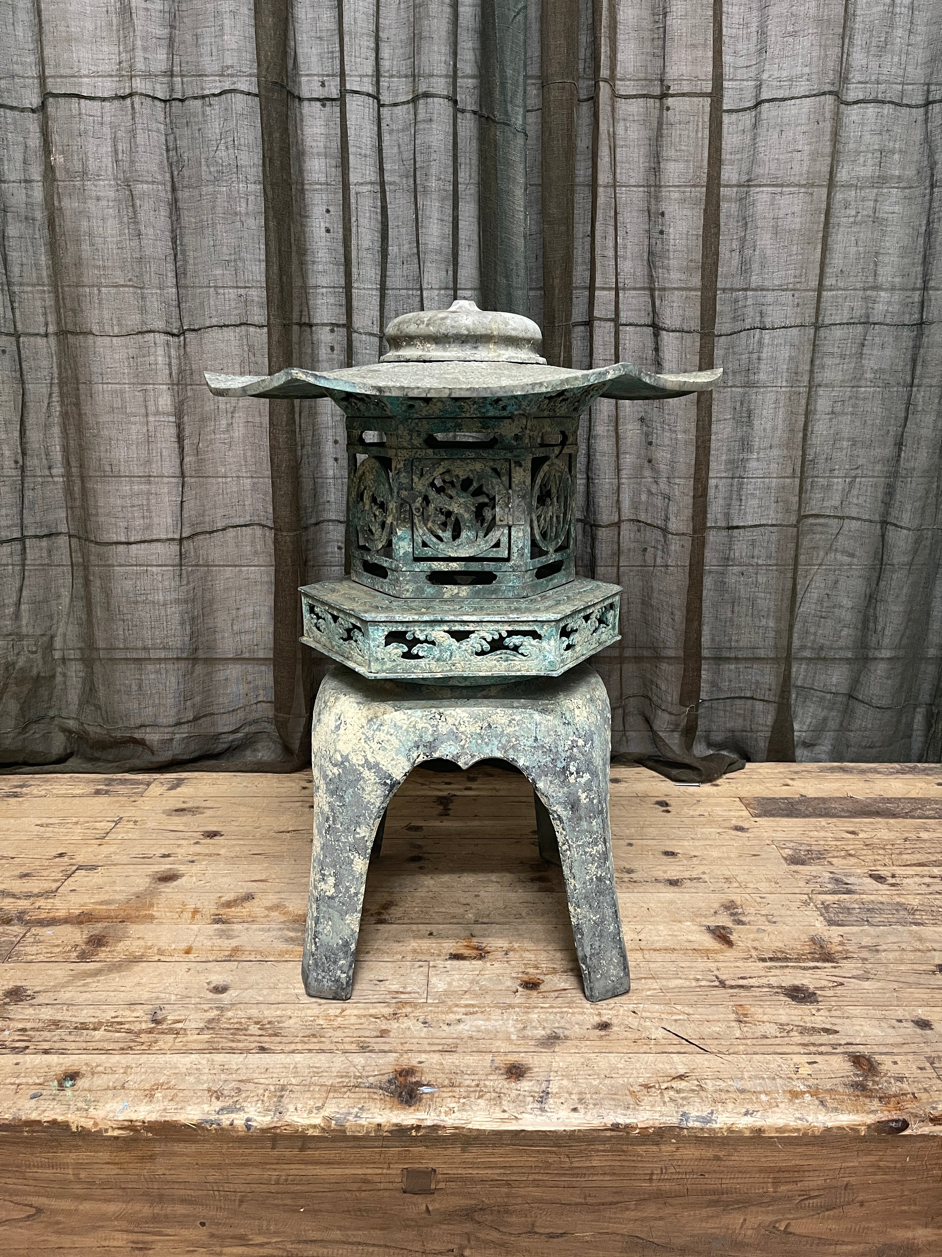 Japanese Bronze Hexagonal Garden Lantern - Rokkaku Yukimi Doro