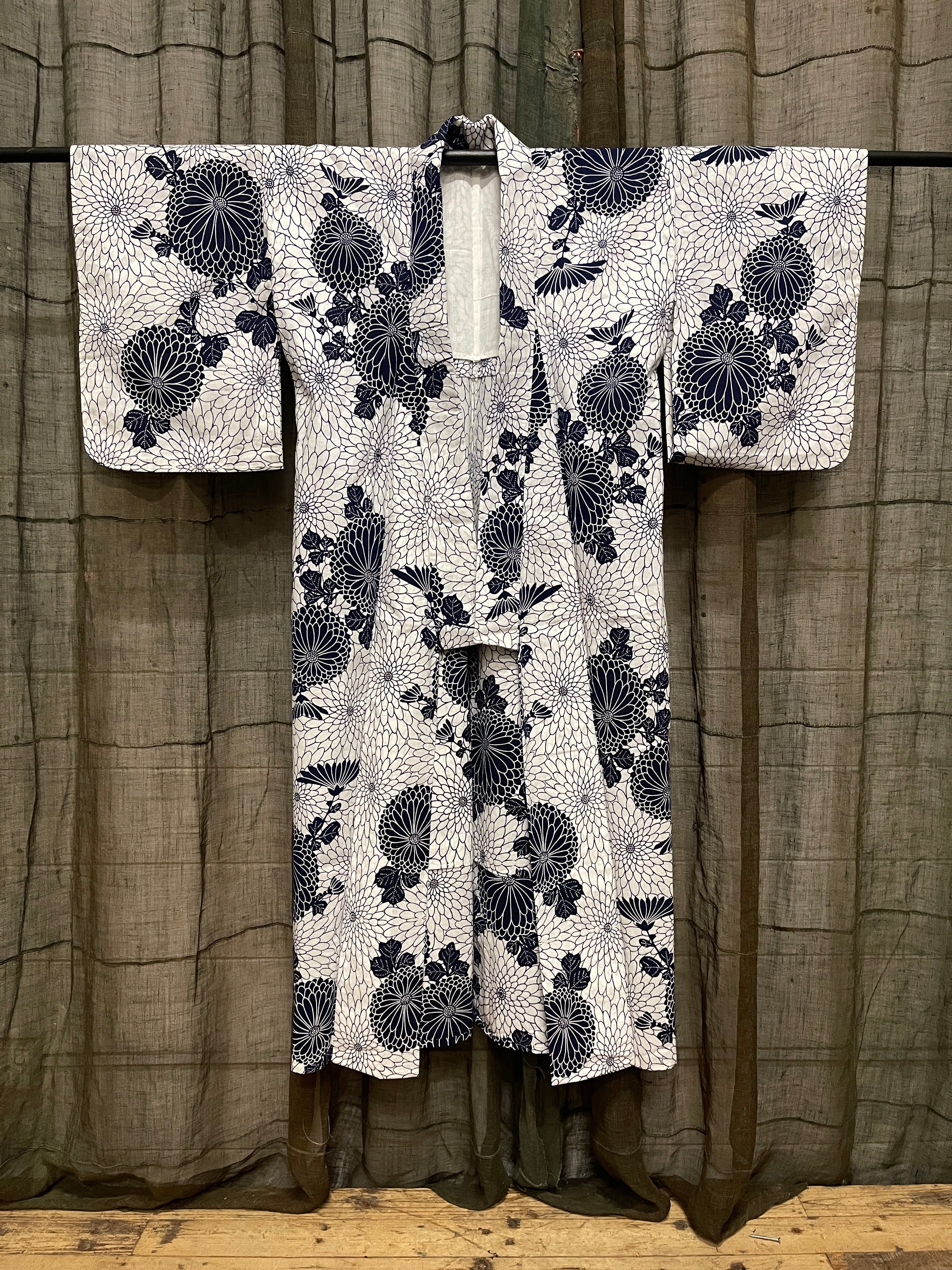 Vintage Yukata, Japanese Cotton Kimono - Chrysanthemum Pattern