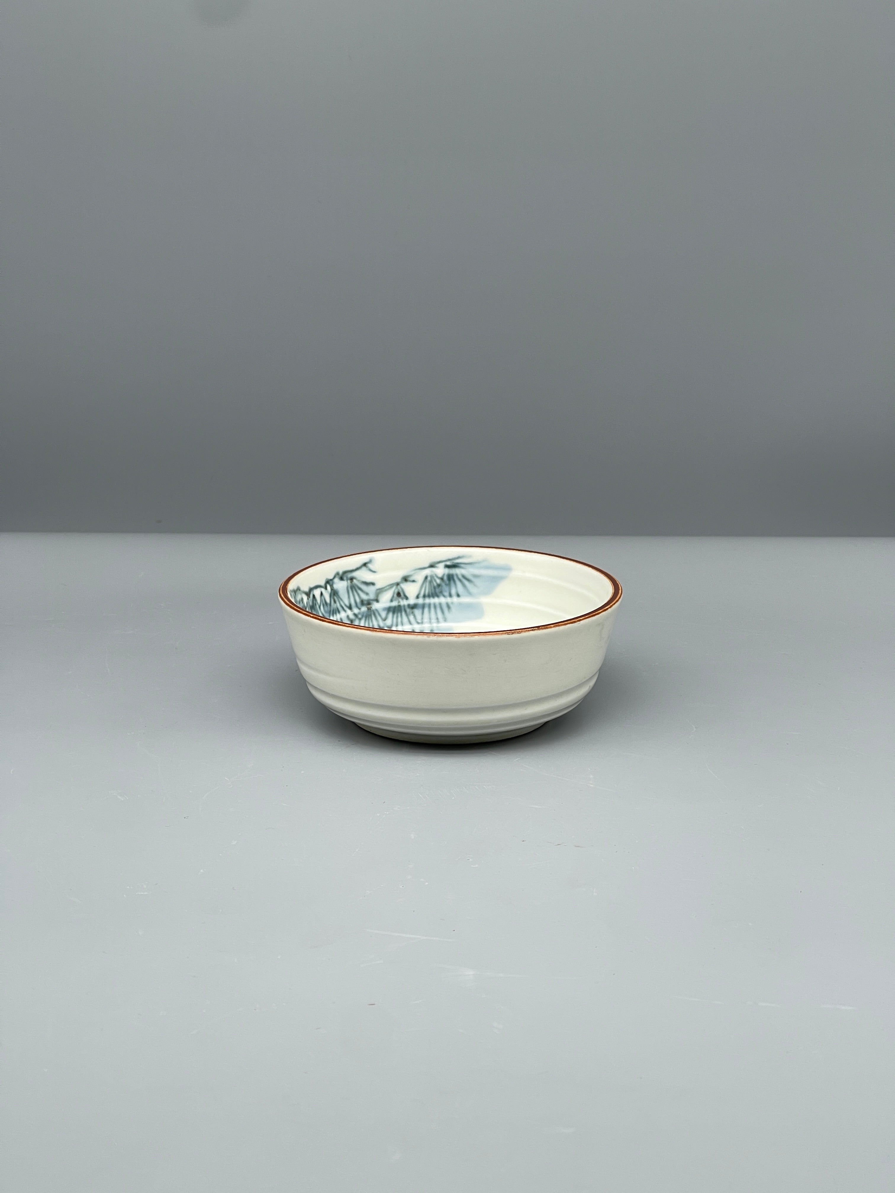 Japanese Five Piece Tableware Set, Blue & White Matsu Pine Motif