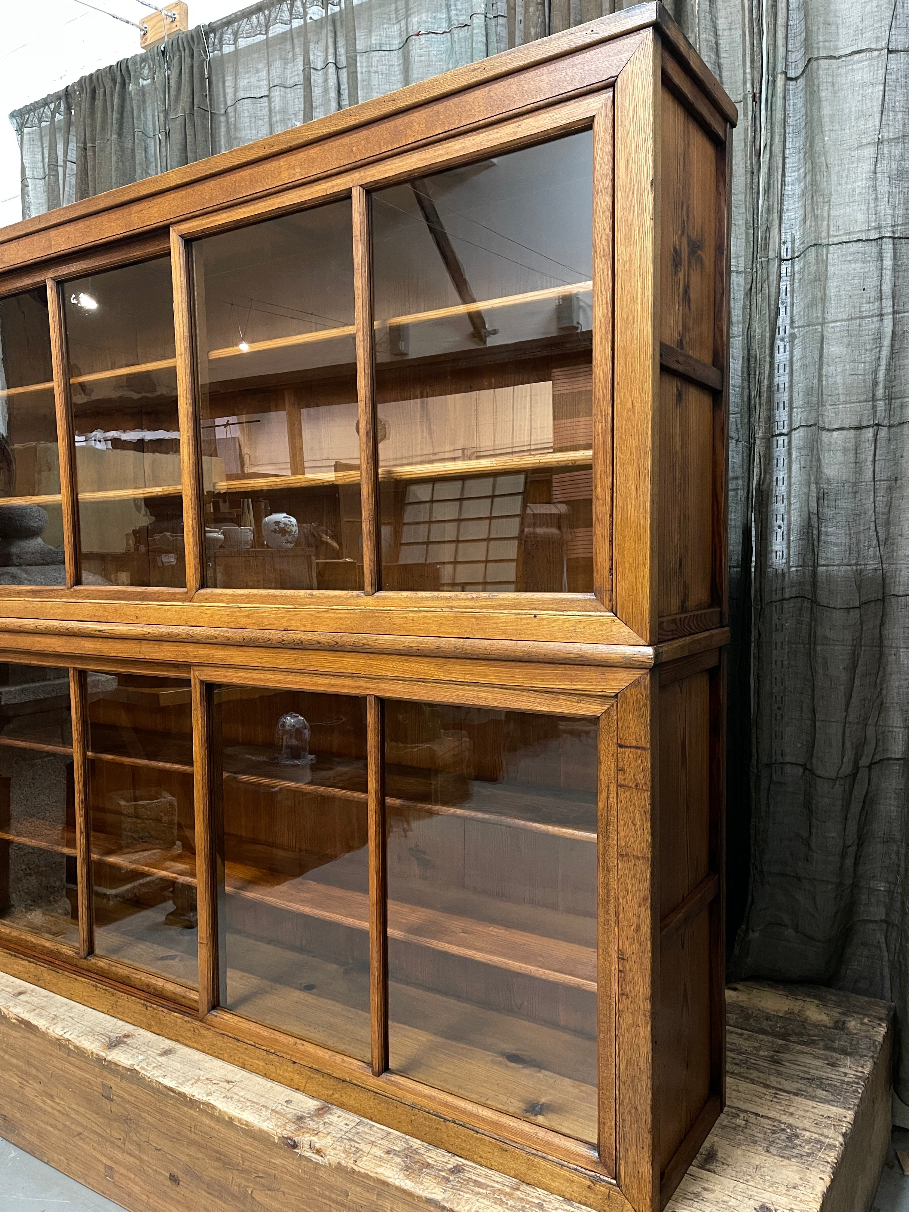 Japanese Showcase - Oak | Taisho