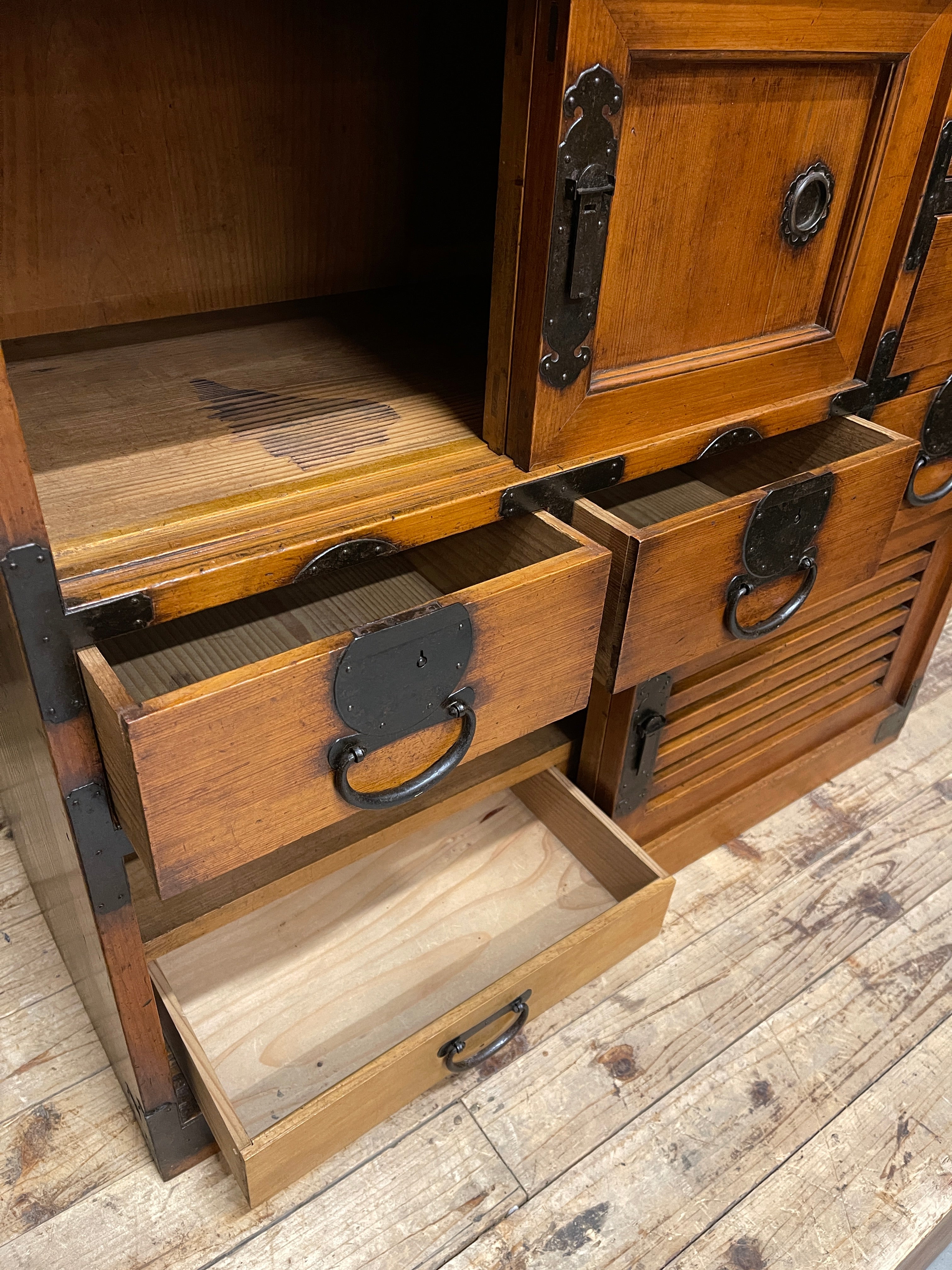 Japanese Choba Dansu, Merchant’s Chest – Cypress & Cedar | Meiji