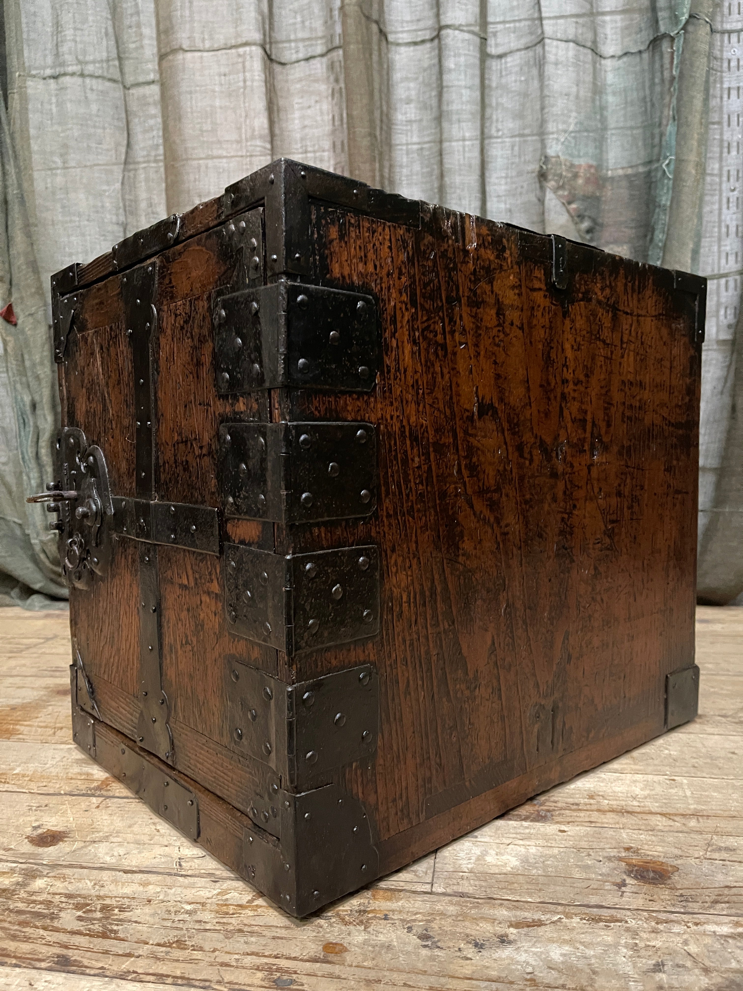 Funa Dansu, Japanese Ship's Chest - Cedar & Paulownia | Edo