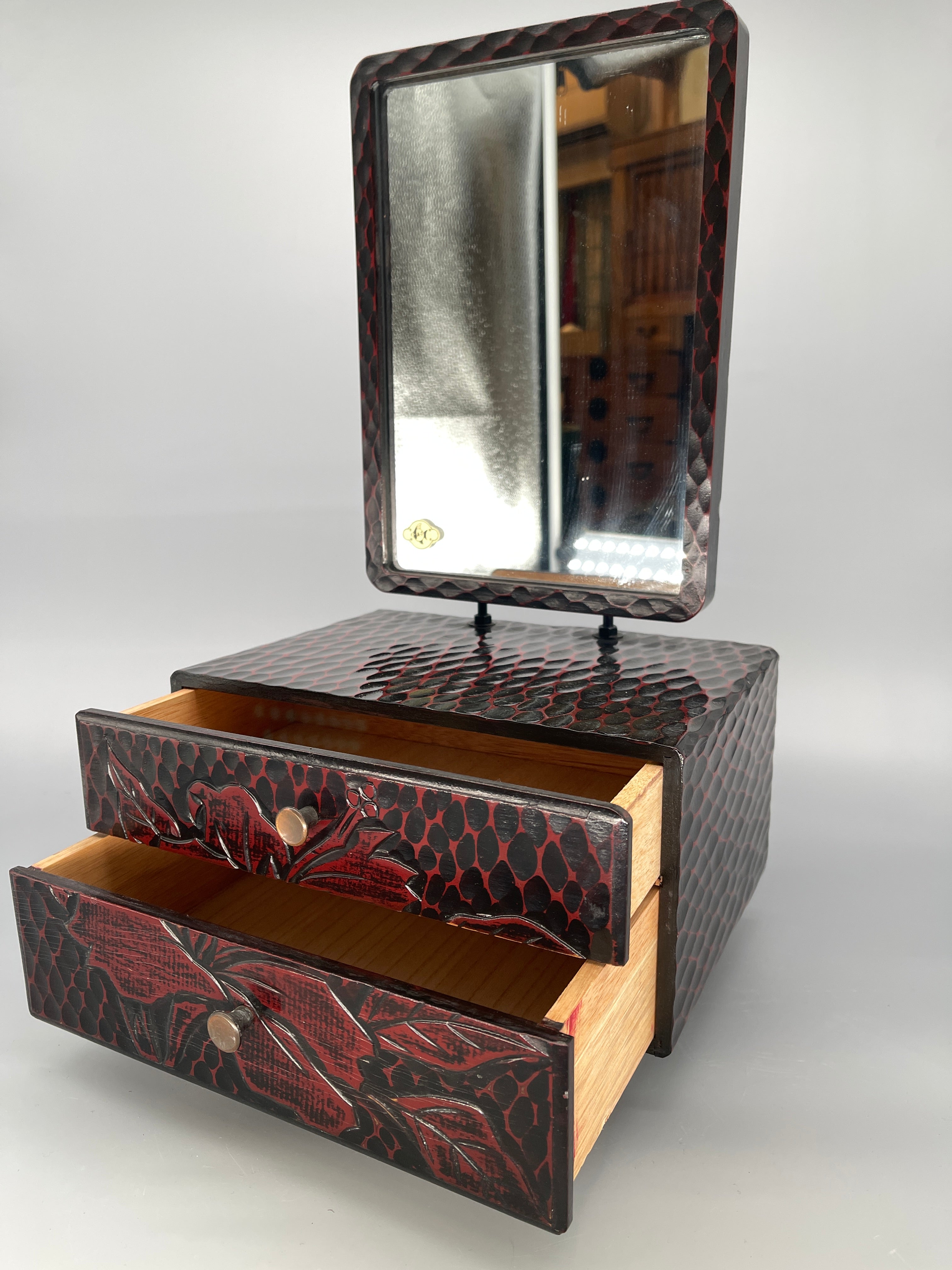 Small Japanese Kamakura Lacquer Mirror Box | Showa, c.1930