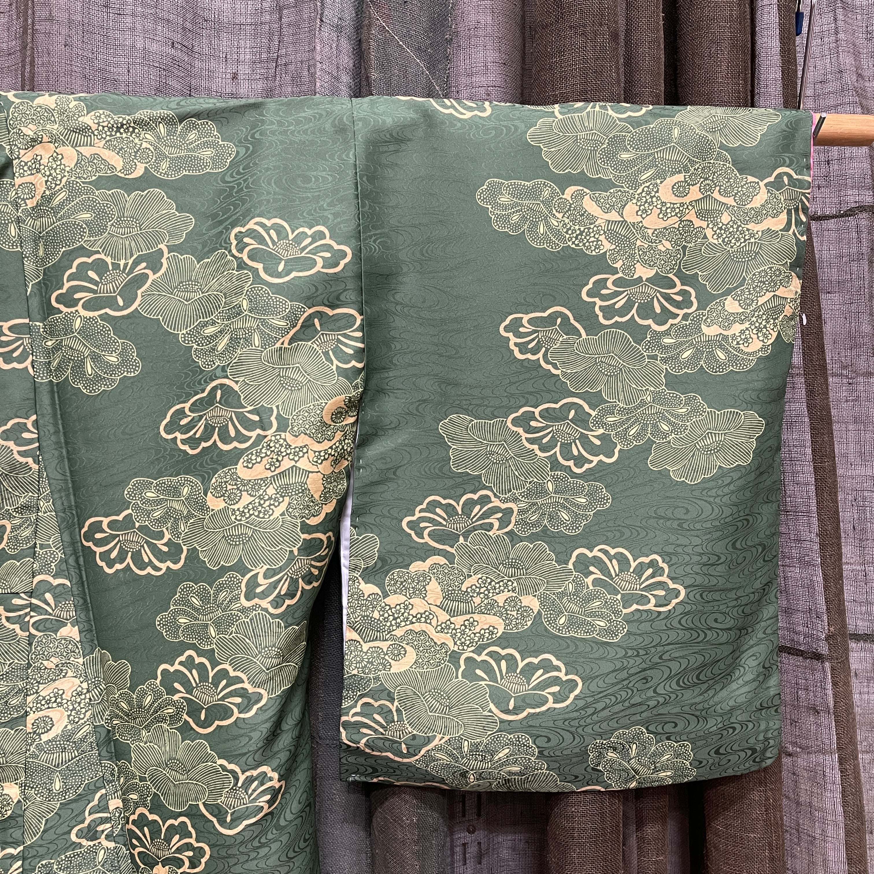 Vintage Japanese Kimono | Tsubaki, Camellia Pattern
