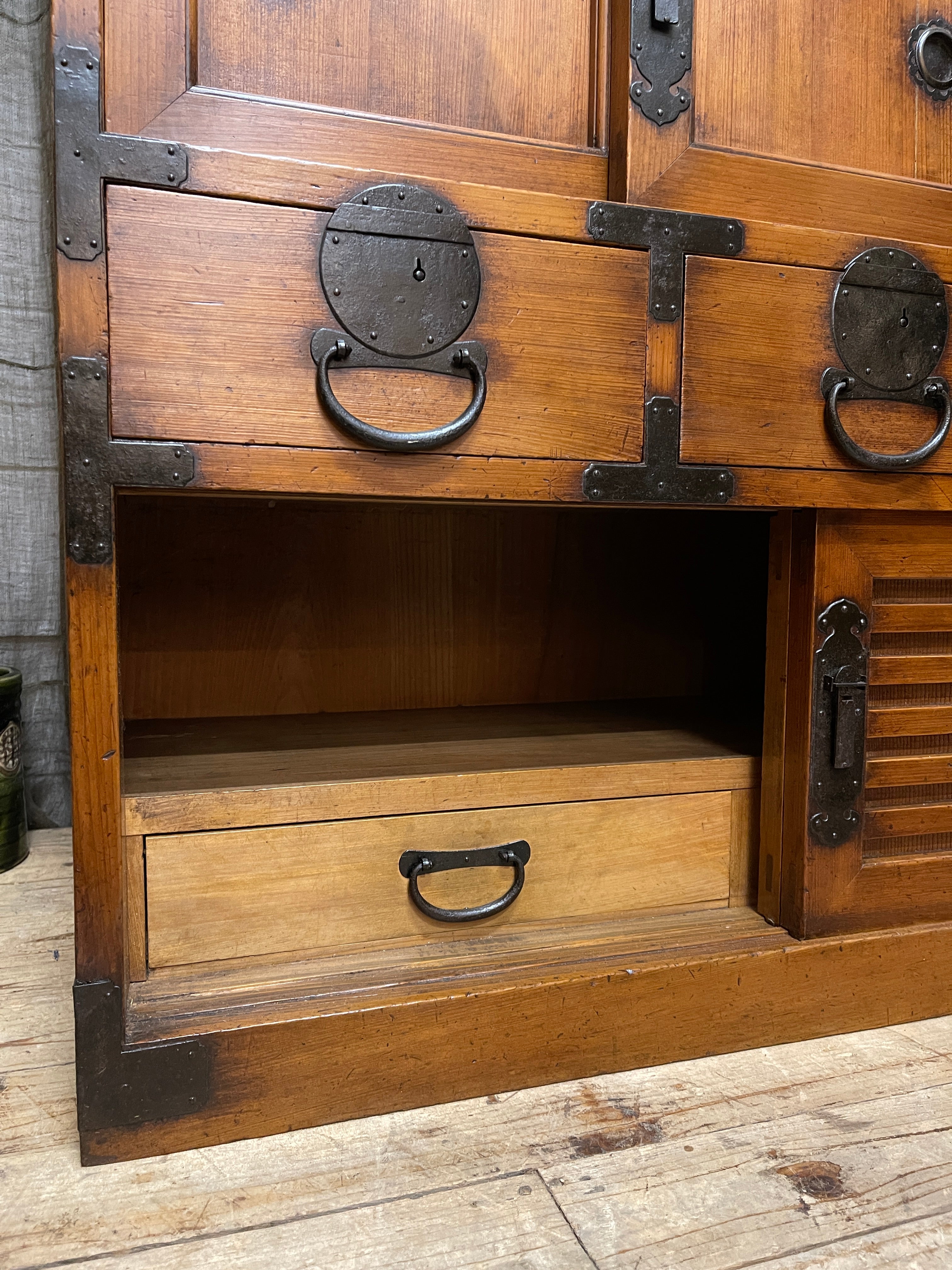 Japanese Choba Dansu, Merchant’s Chest – Cypress & Cedar | Meiji