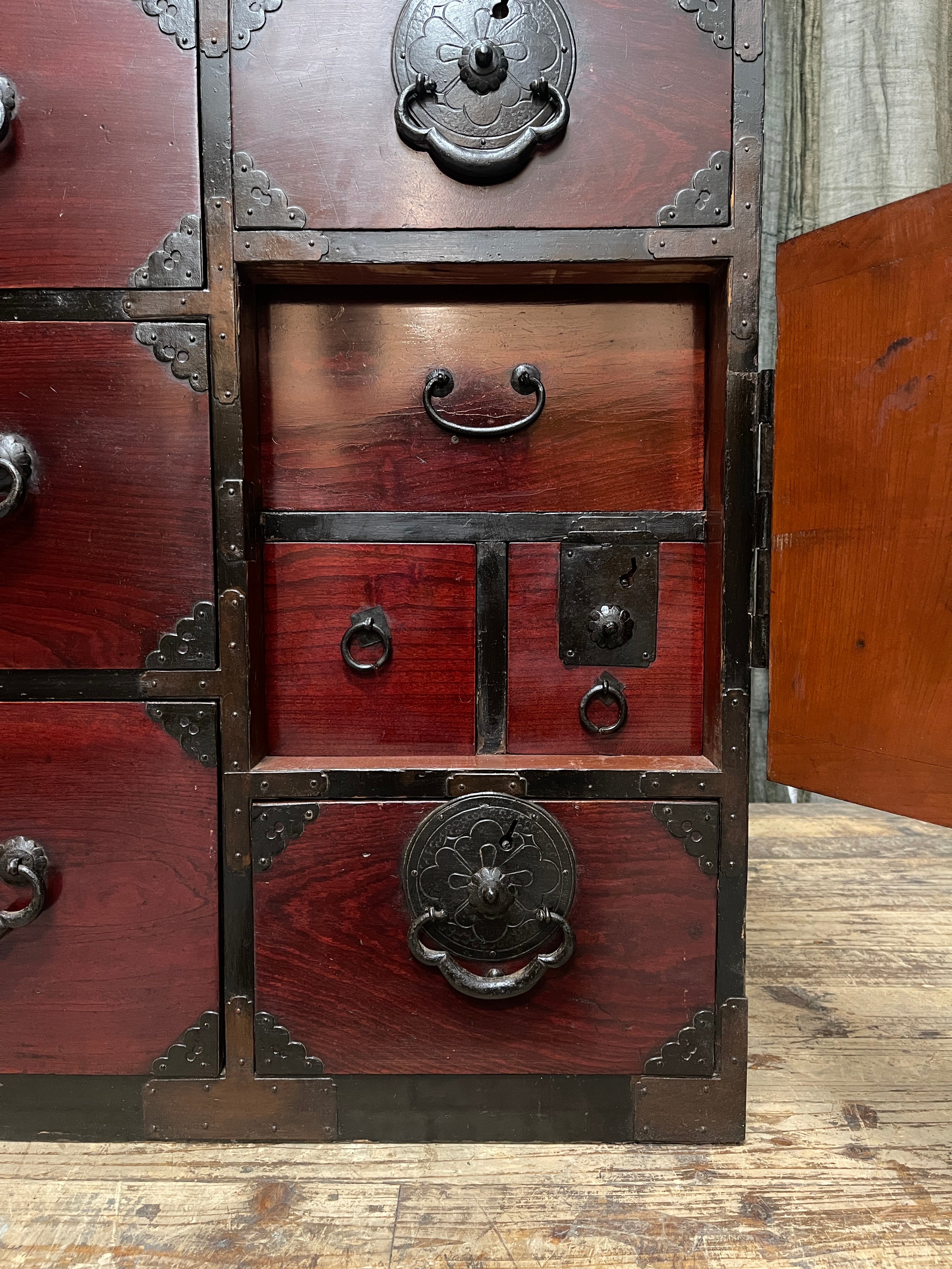 Japanese Lacquered Kimono Chest of Drawers - Meiji