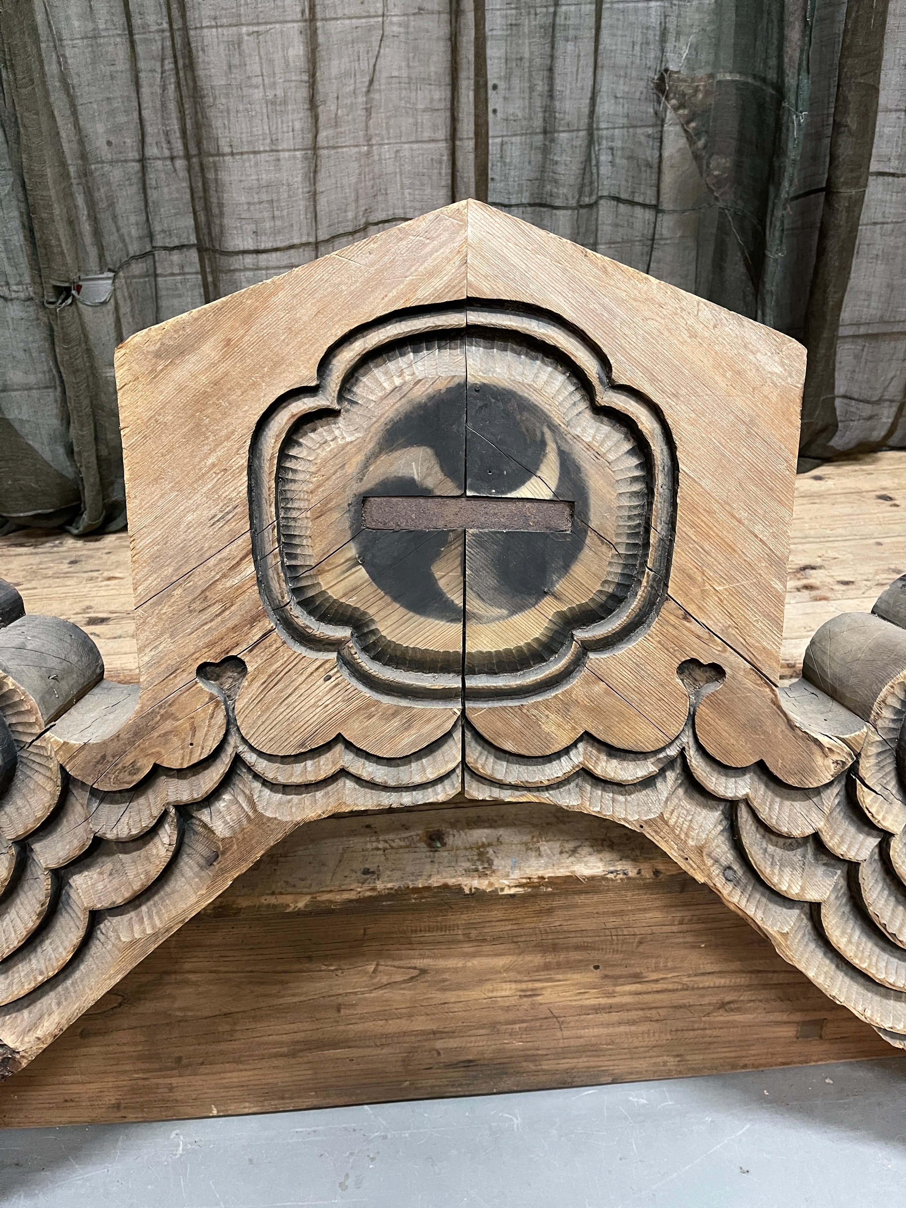 Traditional Japanese Architectural Carving, Gegyo