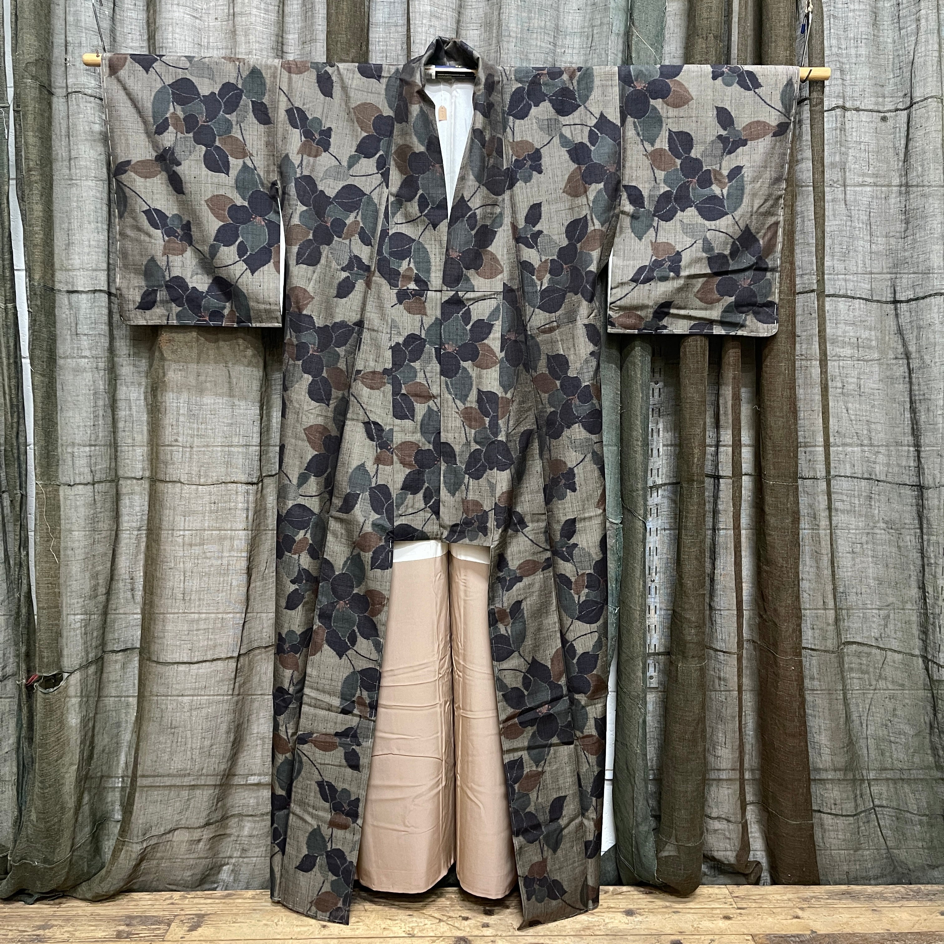 Vintage Japanese Silk Kimono - Grey Meisen Silk