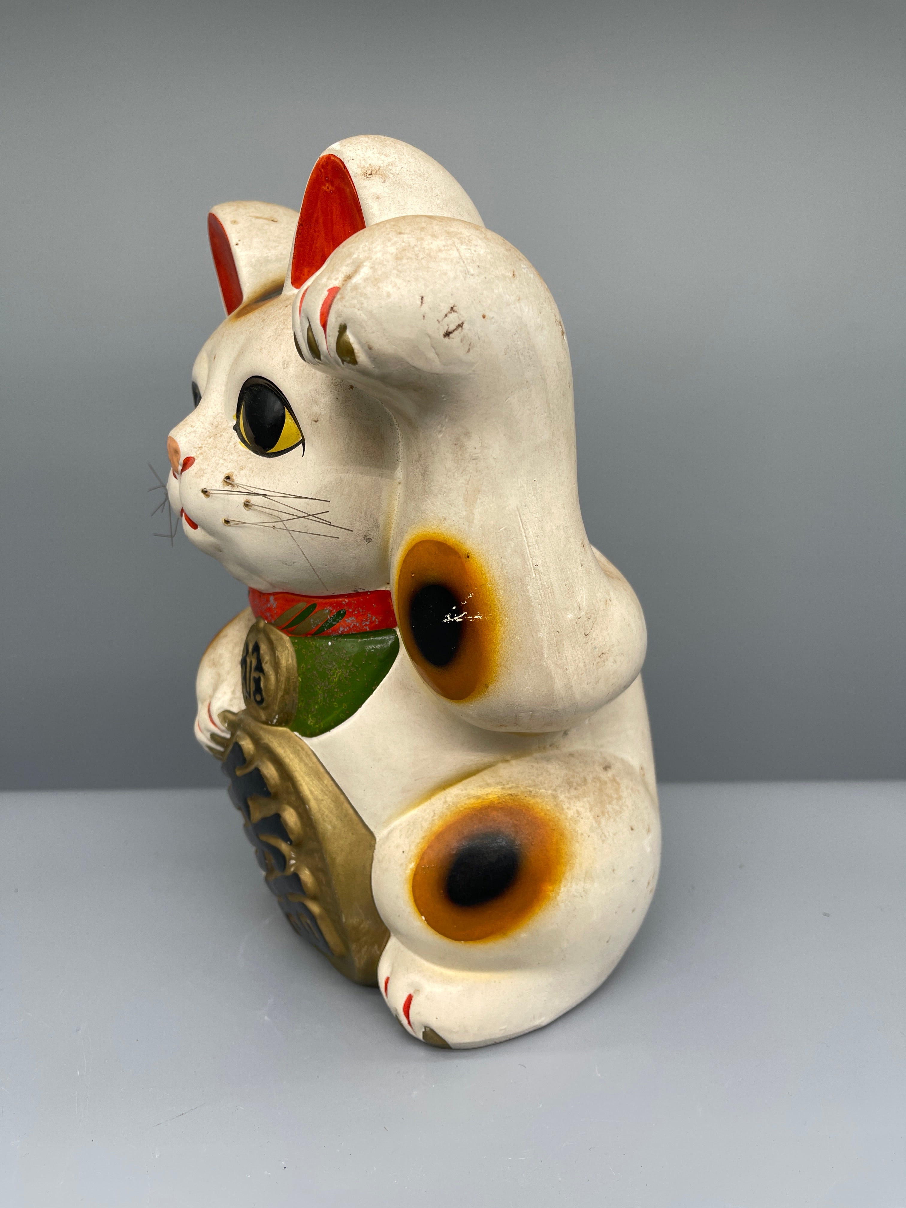 Vintage Japanese White Ceramic Maneki Neko | c.1970