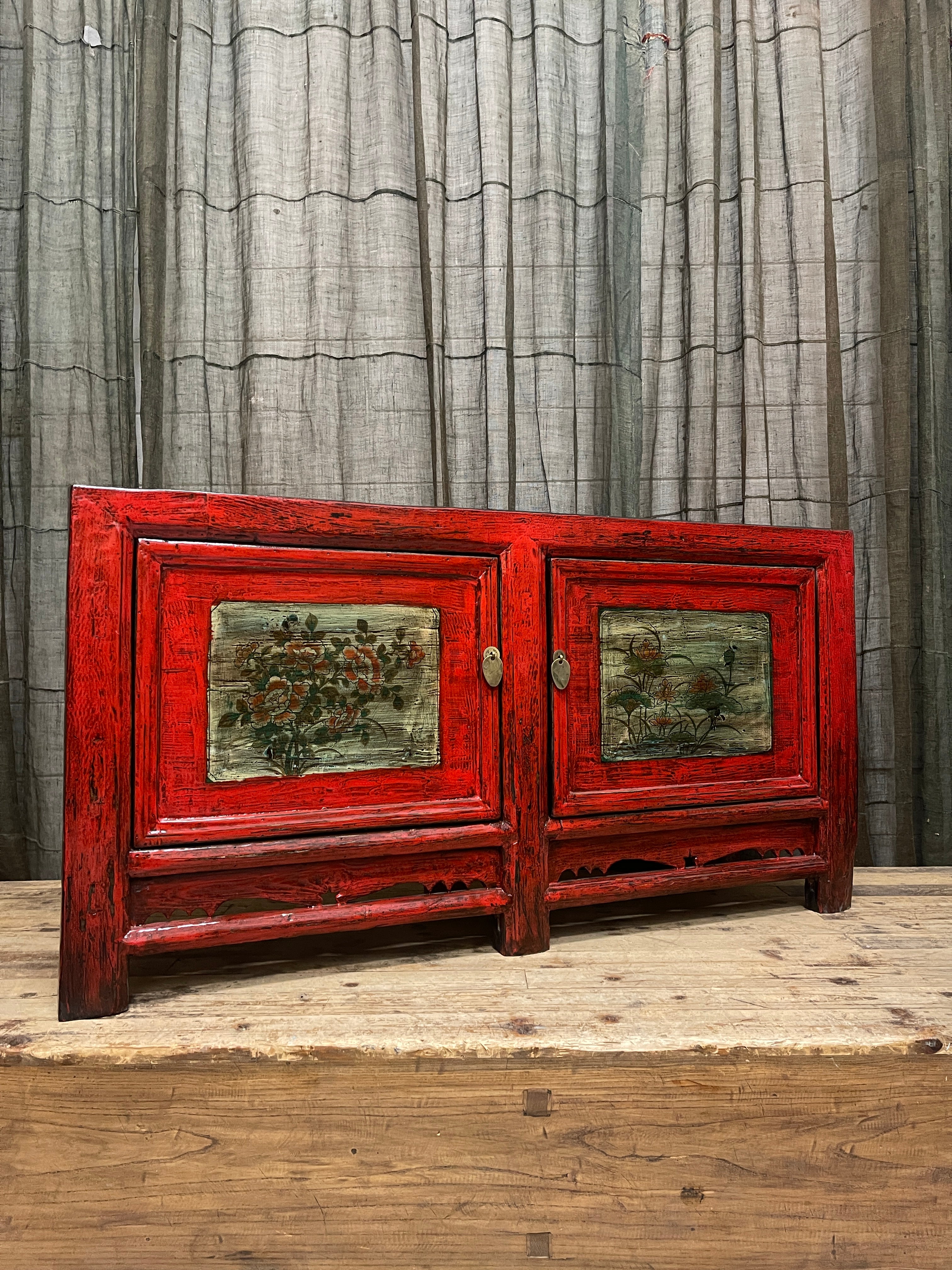 Vintage Chinese Red Lacquered Low Sideboard - Gansu, 1930s