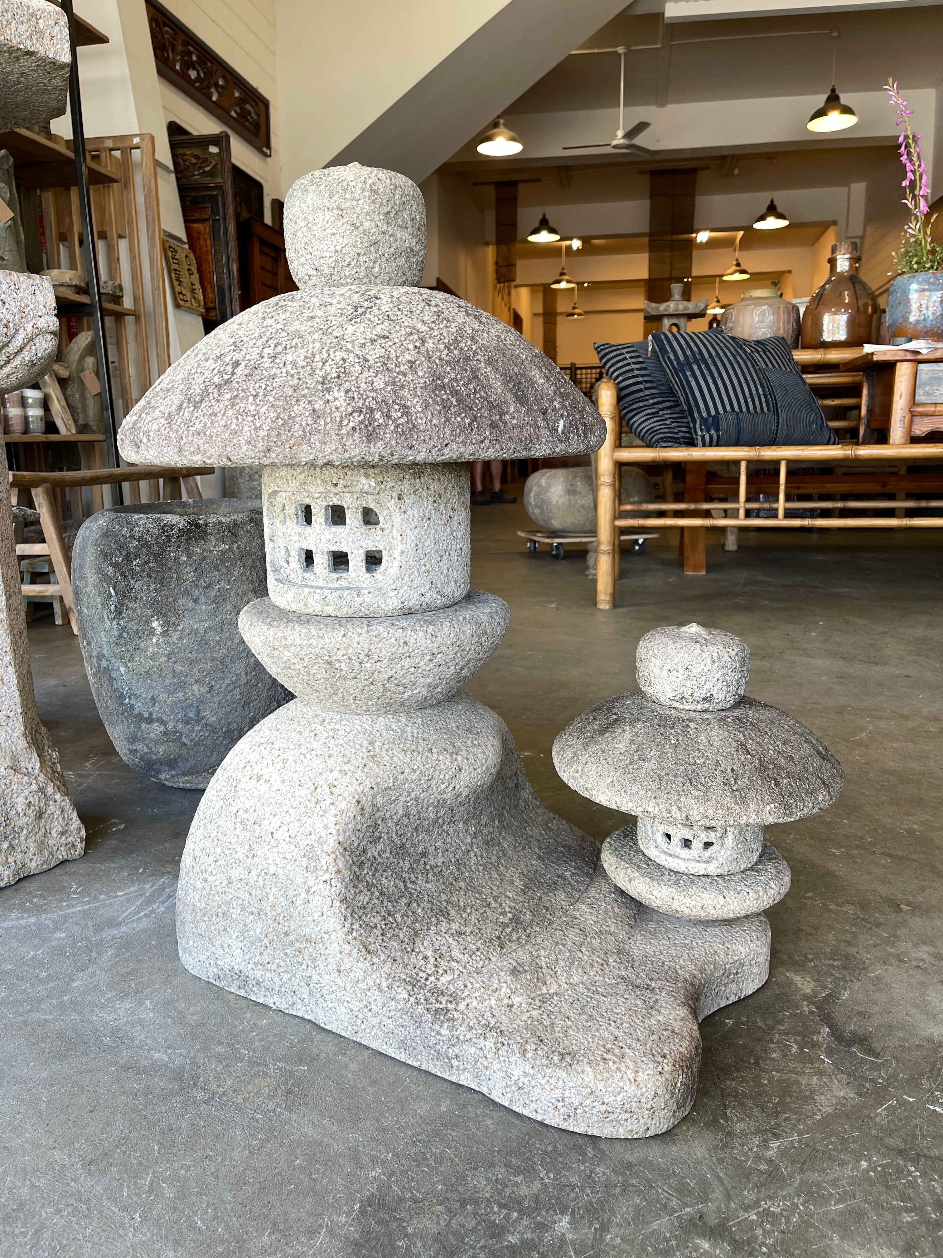 Japanese Oyako Style Garden Lantern - Granite | Showa