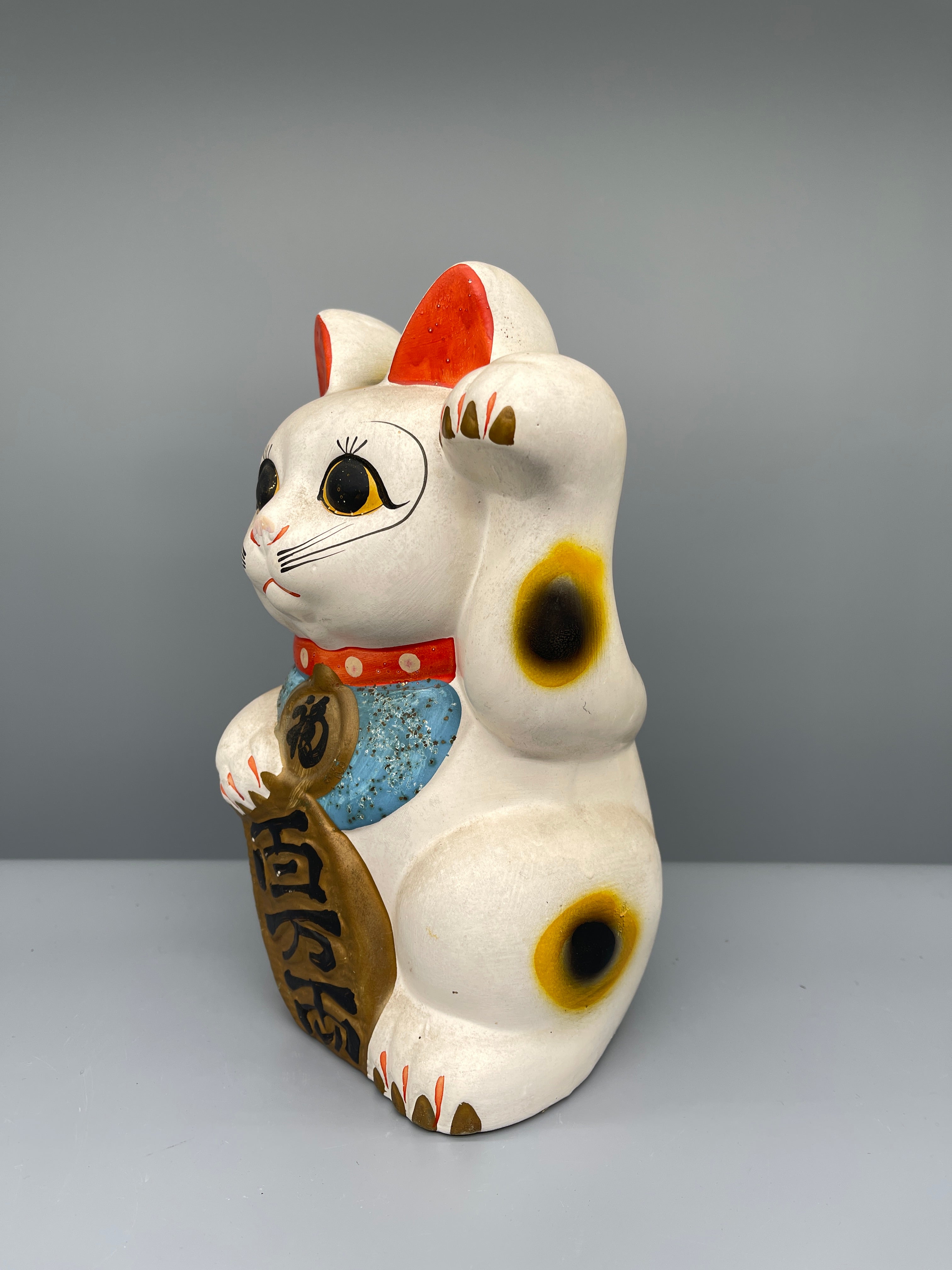 Vintage Japanese White Ceramic Maneki Neko | c.1970
