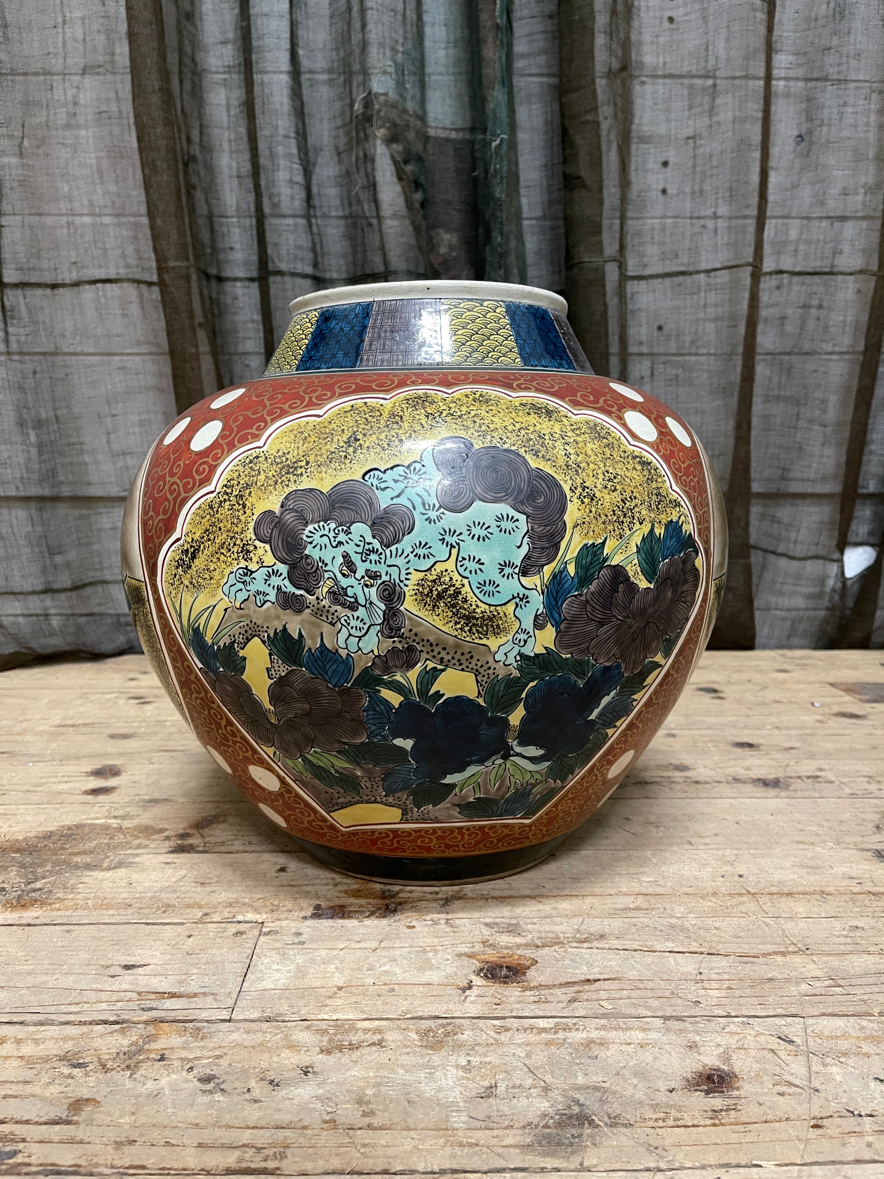 Large Vintage Japanese Kutani Porcelain Vase