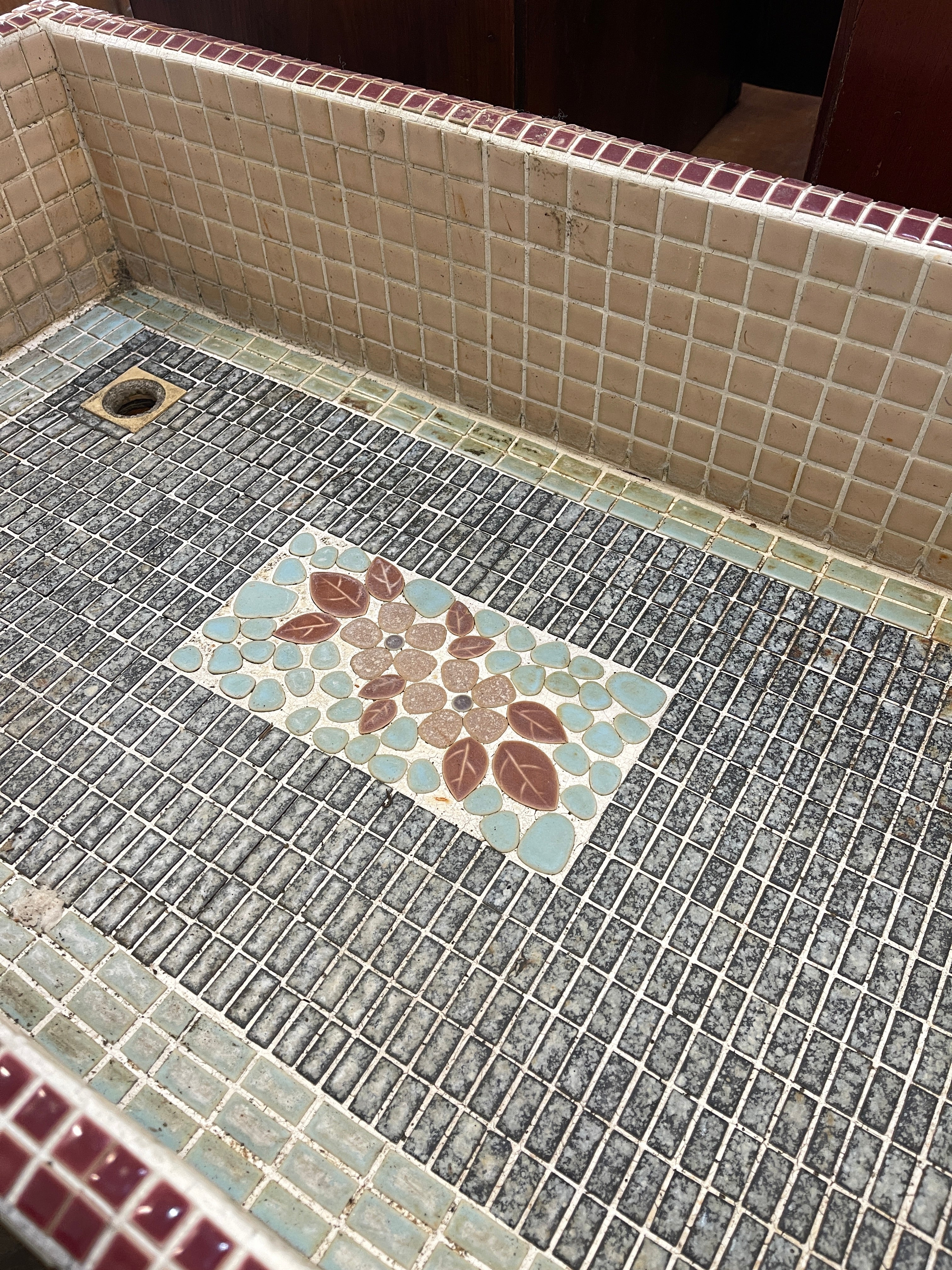 Vintage Japanese Garden Sink - Floral Mino Ware Mosaic Tile
