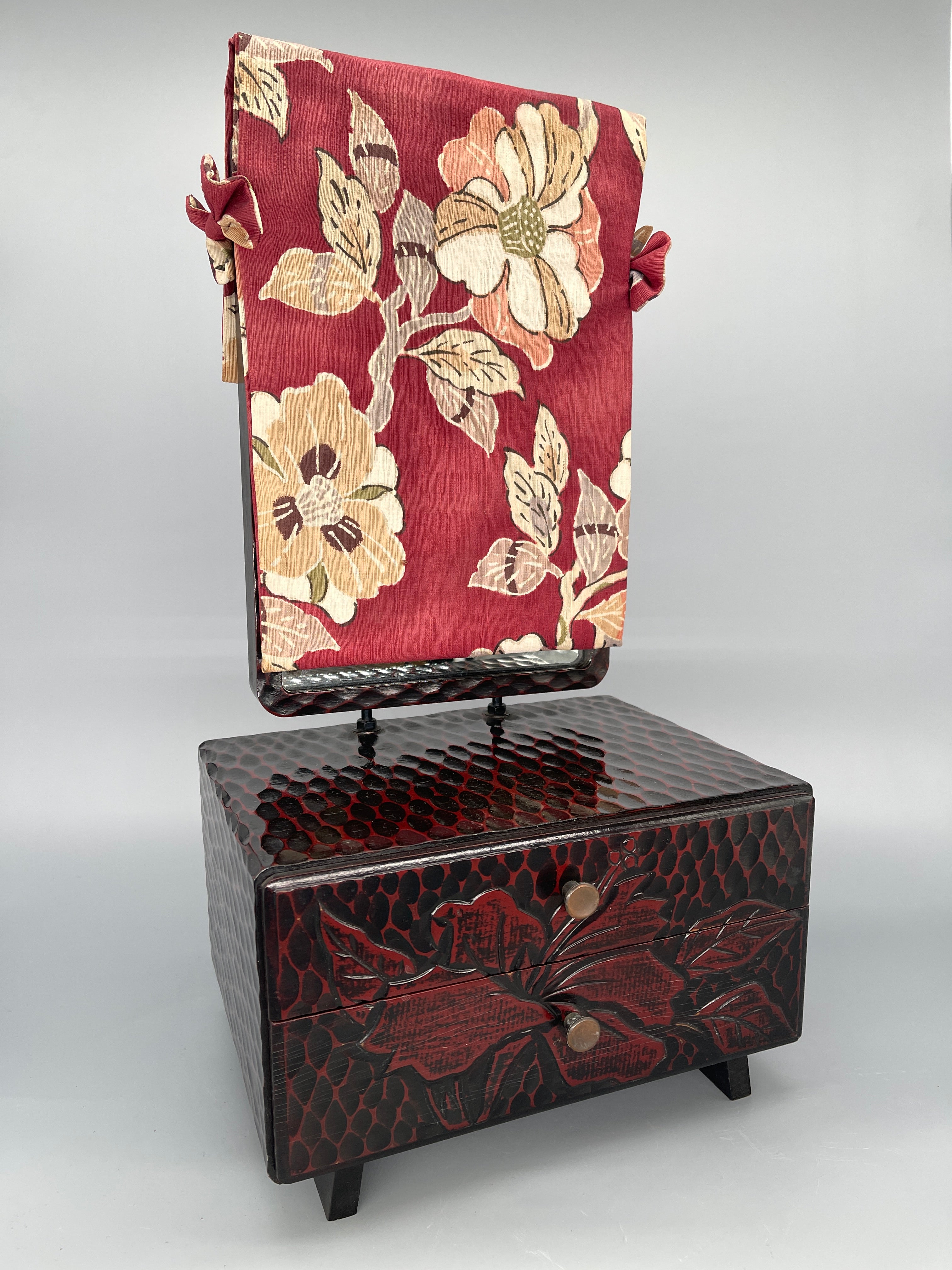Small Japanese Kamakura Lacquer Mirror Box | Showa, c.1930