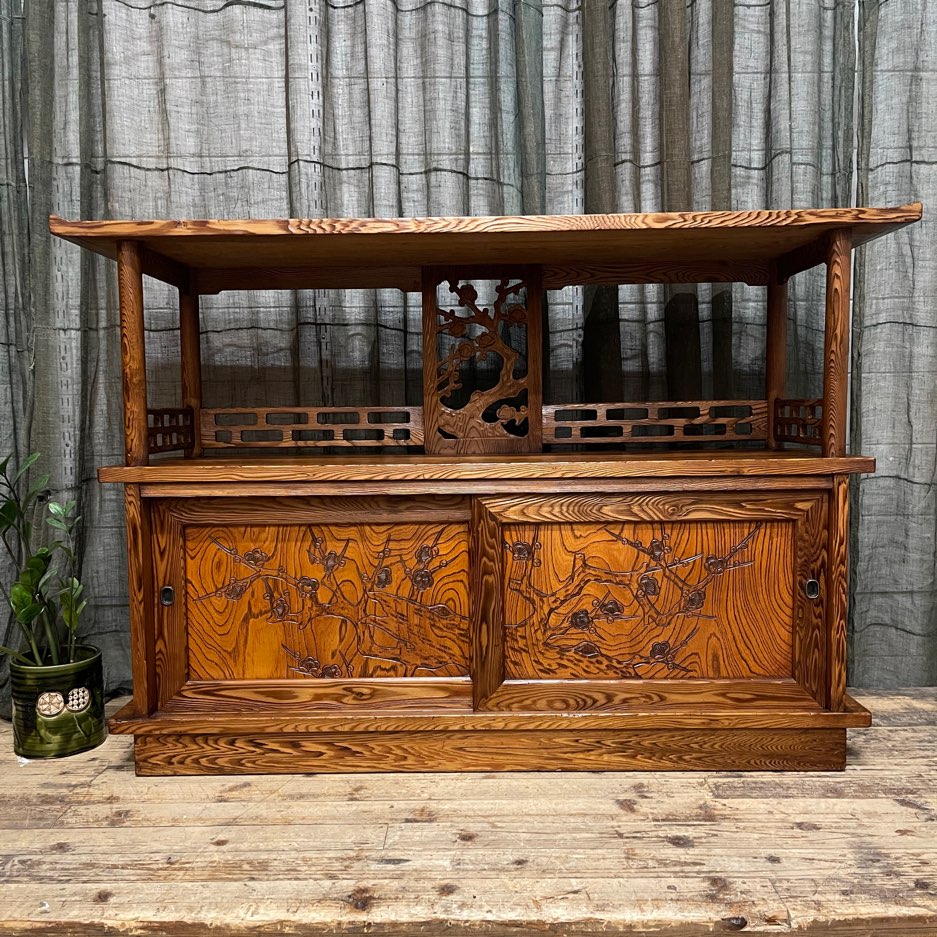 Kazari Dana, Midcentury Japanese Display Cabinet - Cedar | c.1950