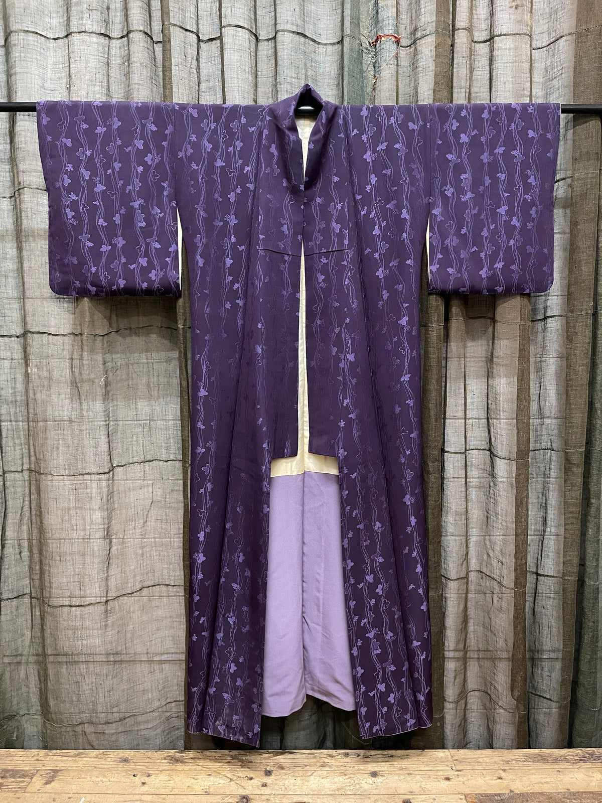 Vintage Japanese Silk Kimono, Vine Pattern