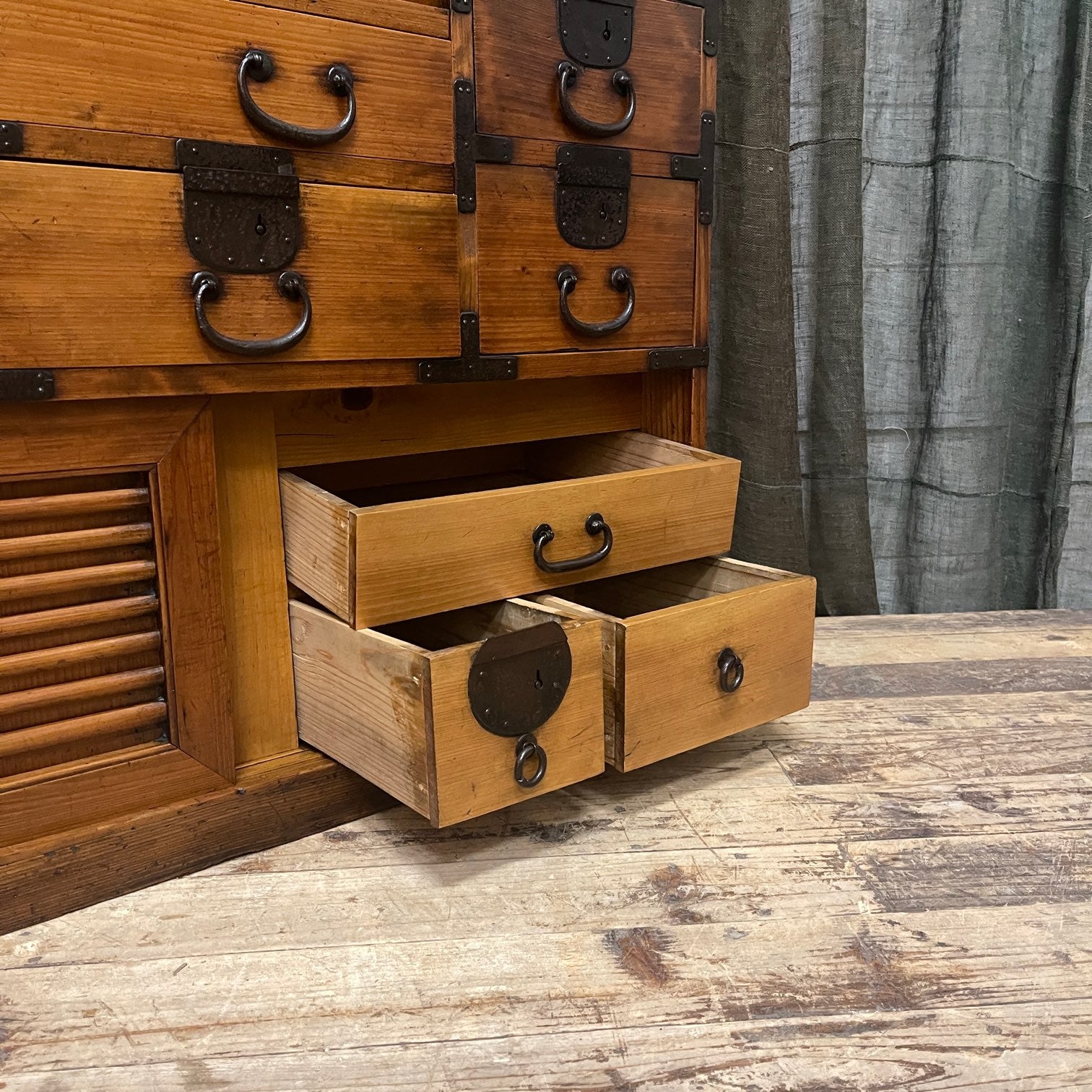 Japanese Choba Dansu, Osaka Style Merchant’s Chest – Cedar & Cypress | Meiji c.1890