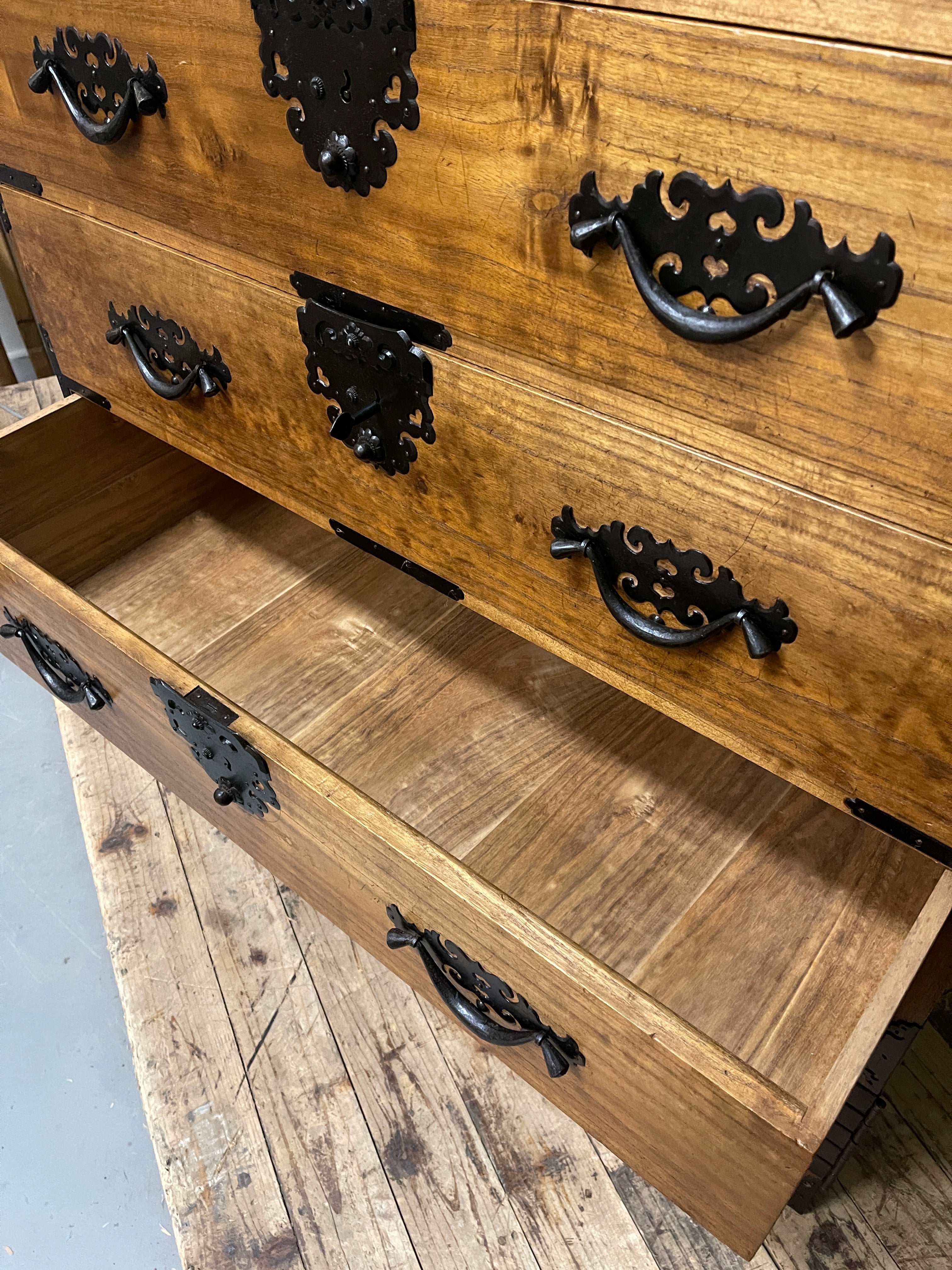 Japanese Kimono Chest of Drawers From Kanazawa - Paulownia | Meiji