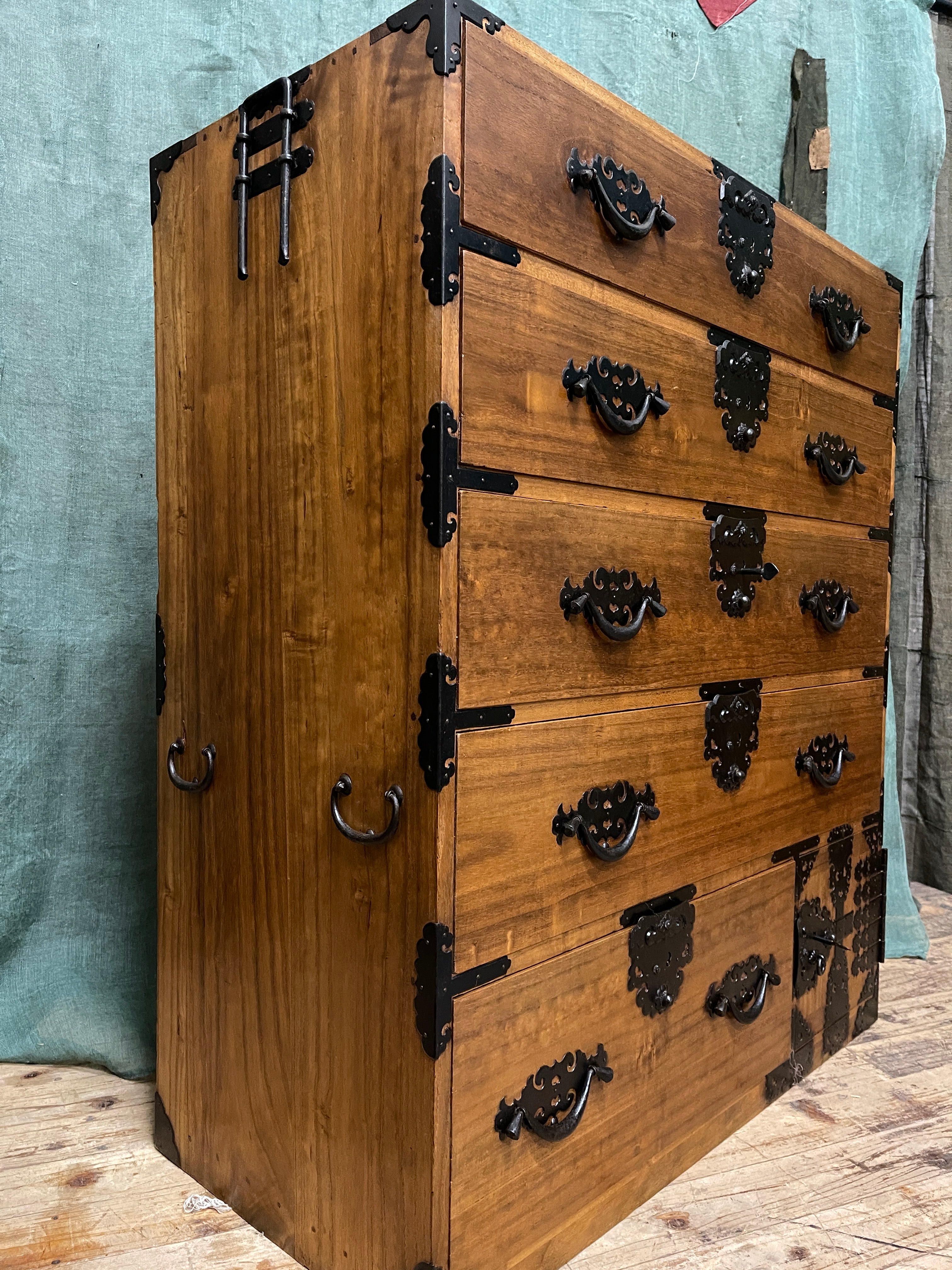 Japanese Kimono Chest of Drawers From Kanazawa - Paulownia | Meiji