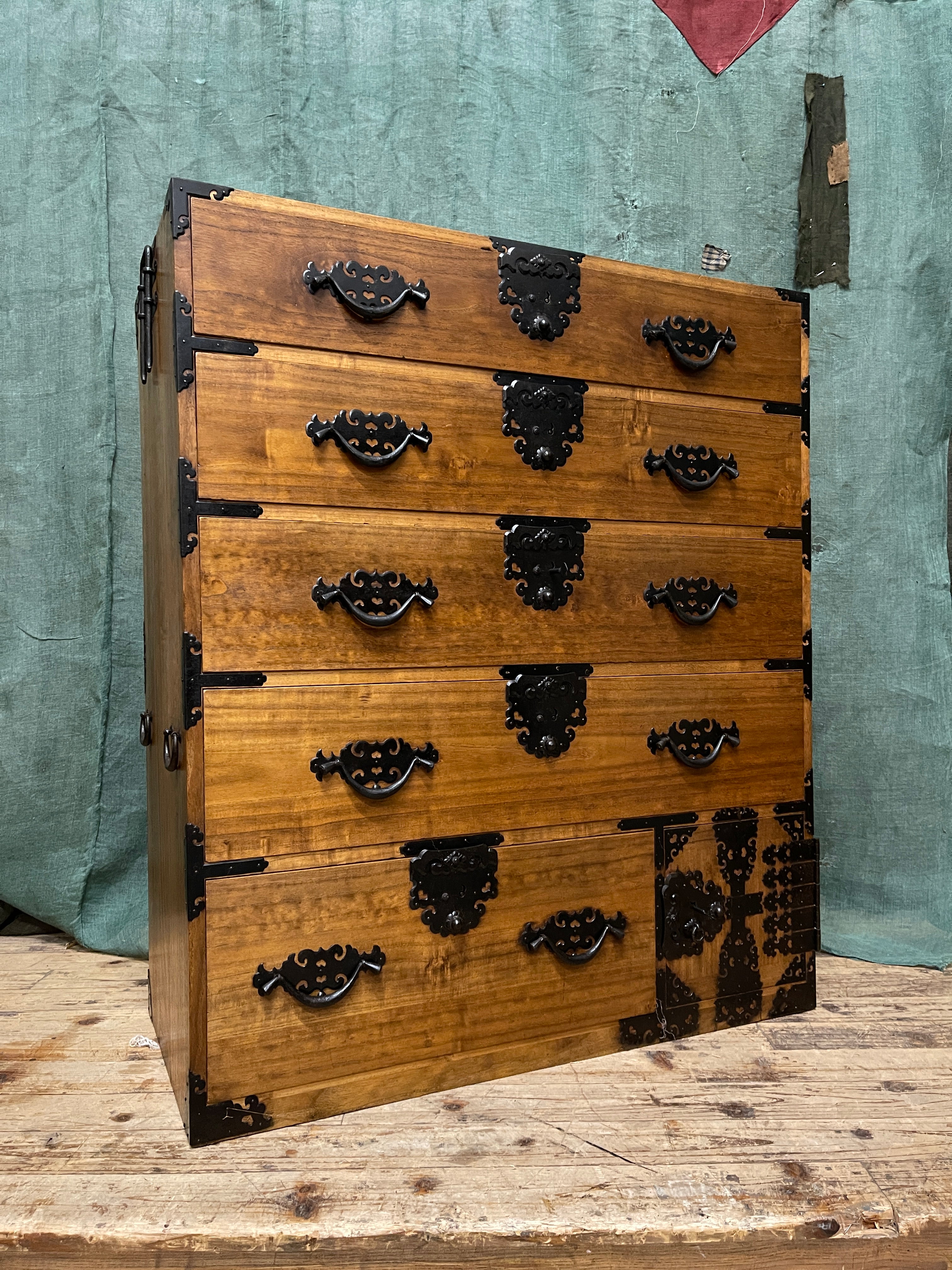 Japanese Kimono Chest of Drawers From Kanazawa - Paulownia | Meiji