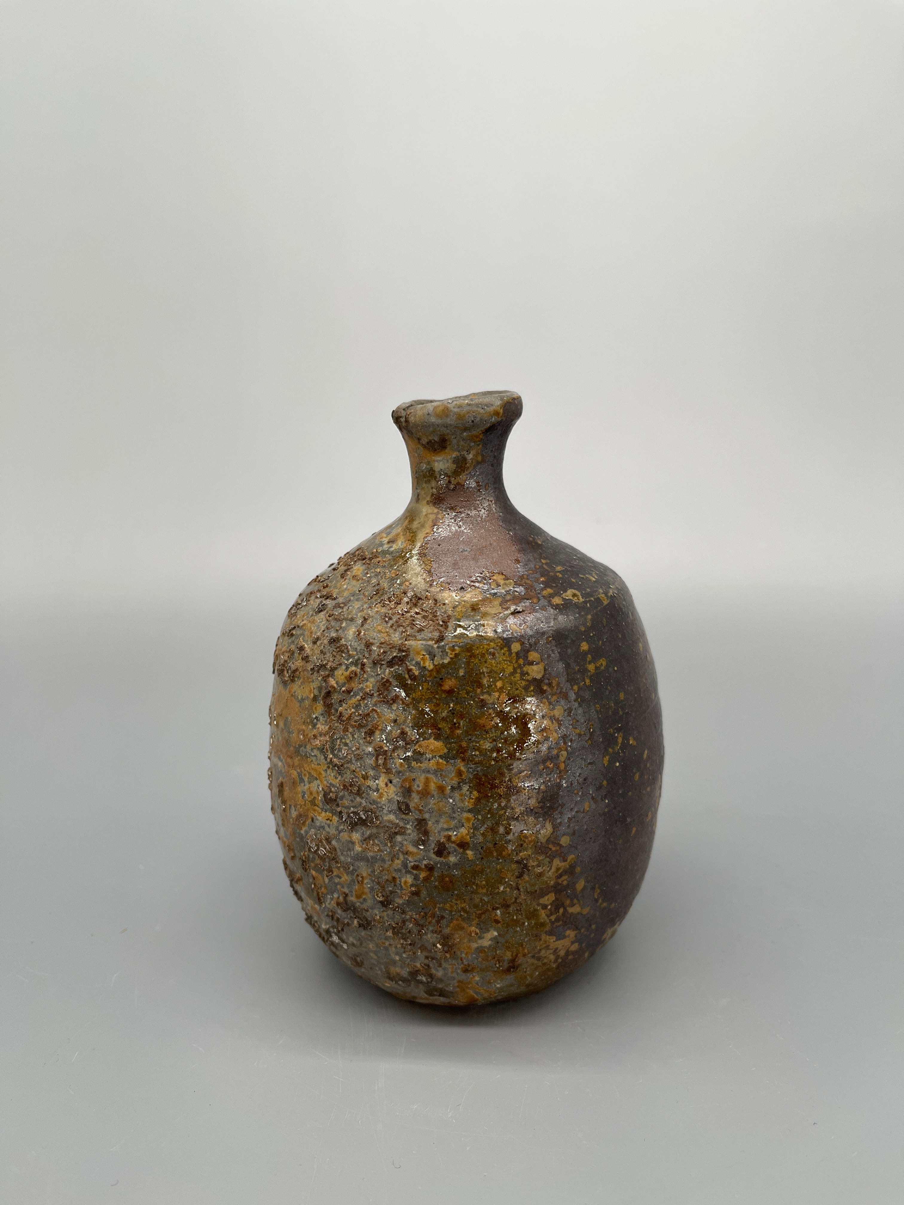 Vintage Japanese Bizen Tokkuri, sake pourer by Riuemon Kaneshige