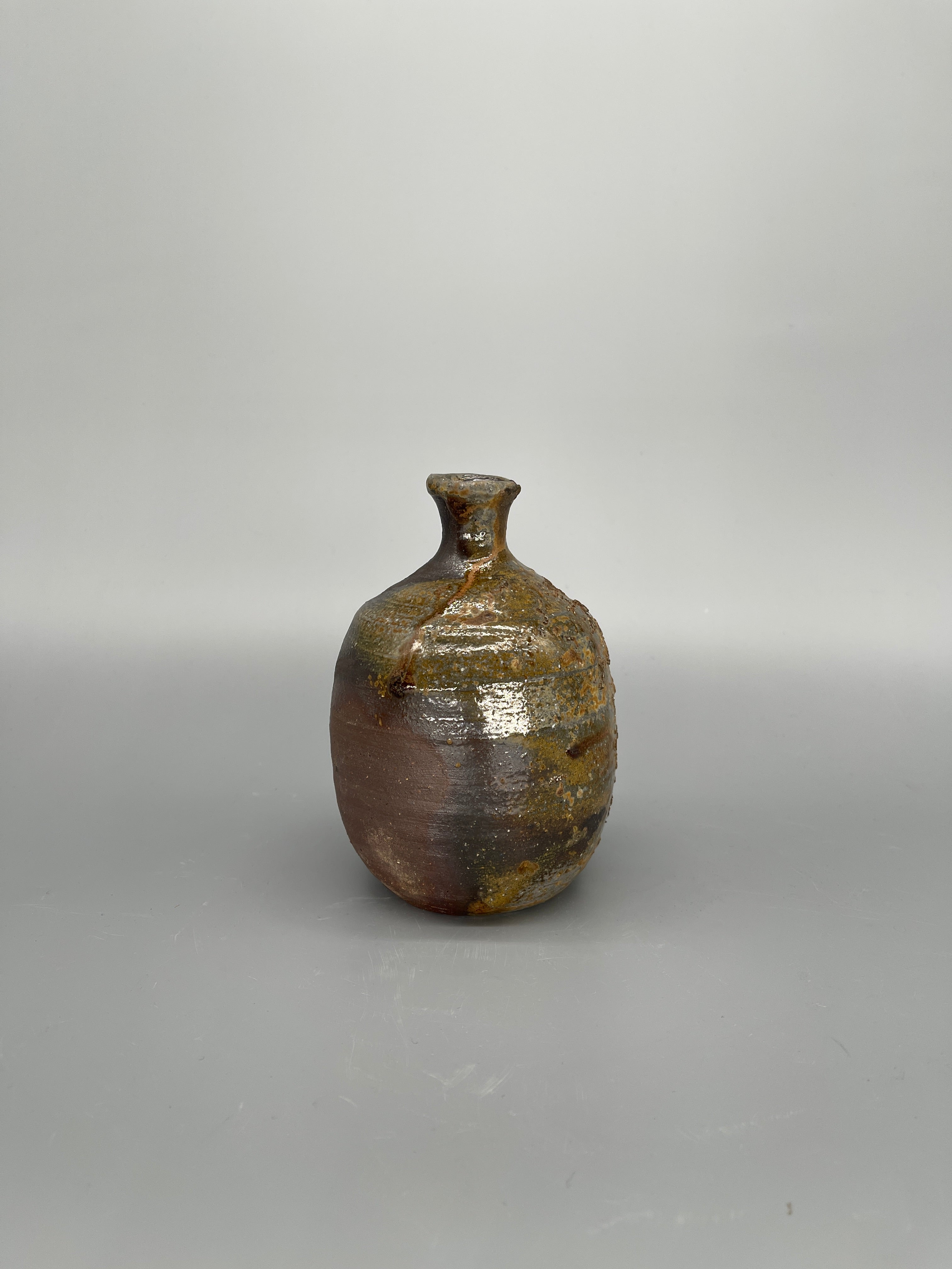 Vintage Japanese Bizen Tokkuri, sake pourer by Riuemon Kaneshige
