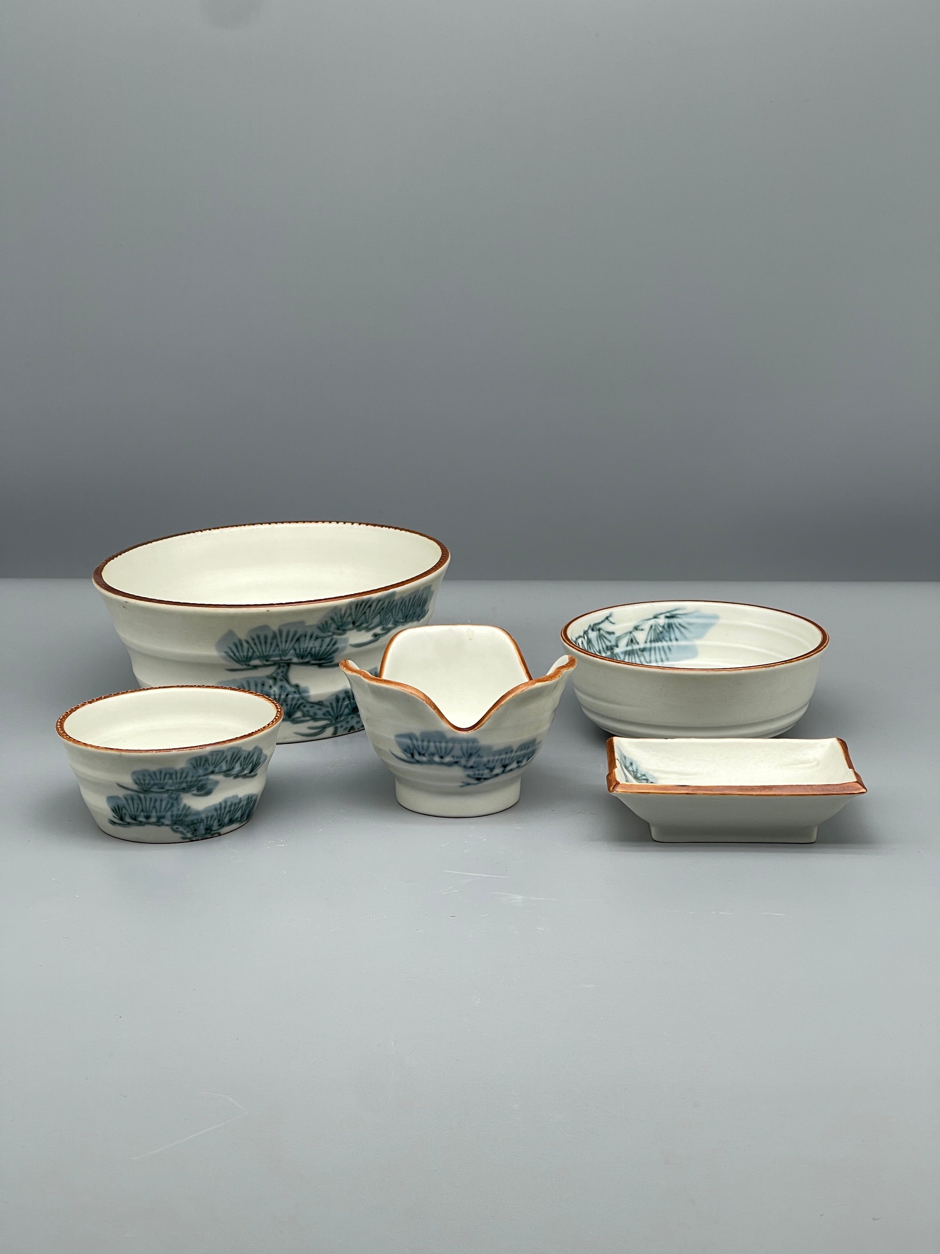 Japanese Five Piece Tableware Set, Blue & White Matsu Pine Motif