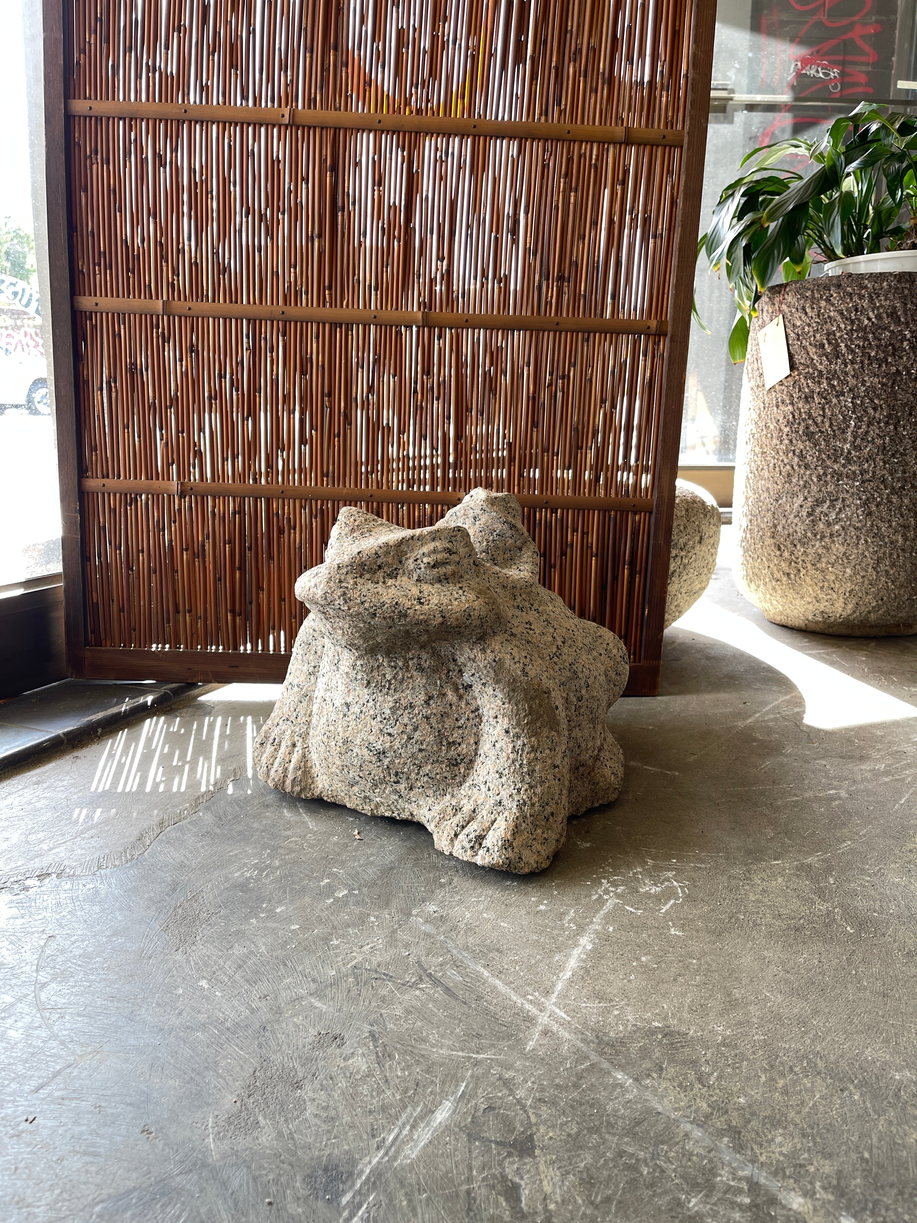 Japanese Kaeru Ishizo Garden Frog Statue - Granite