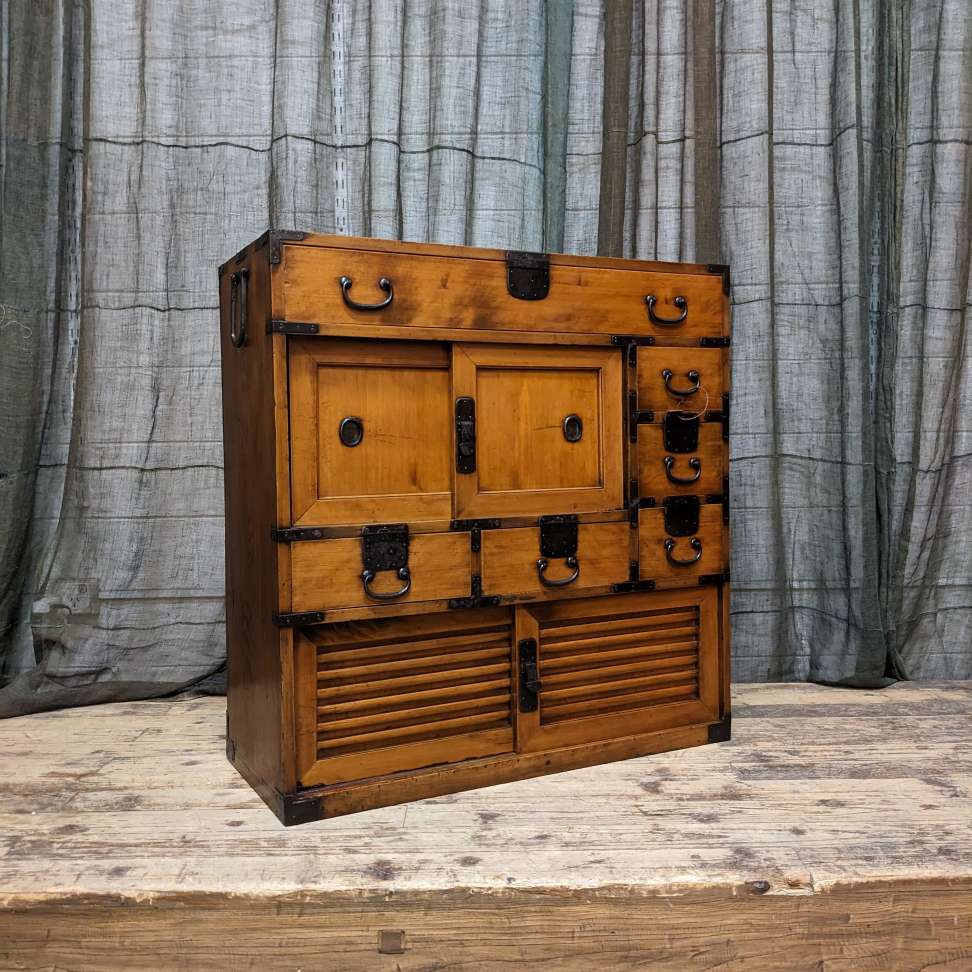 Choba Dansu, Japanese Merchant’s Chest – Cypress | Meiji c.1890