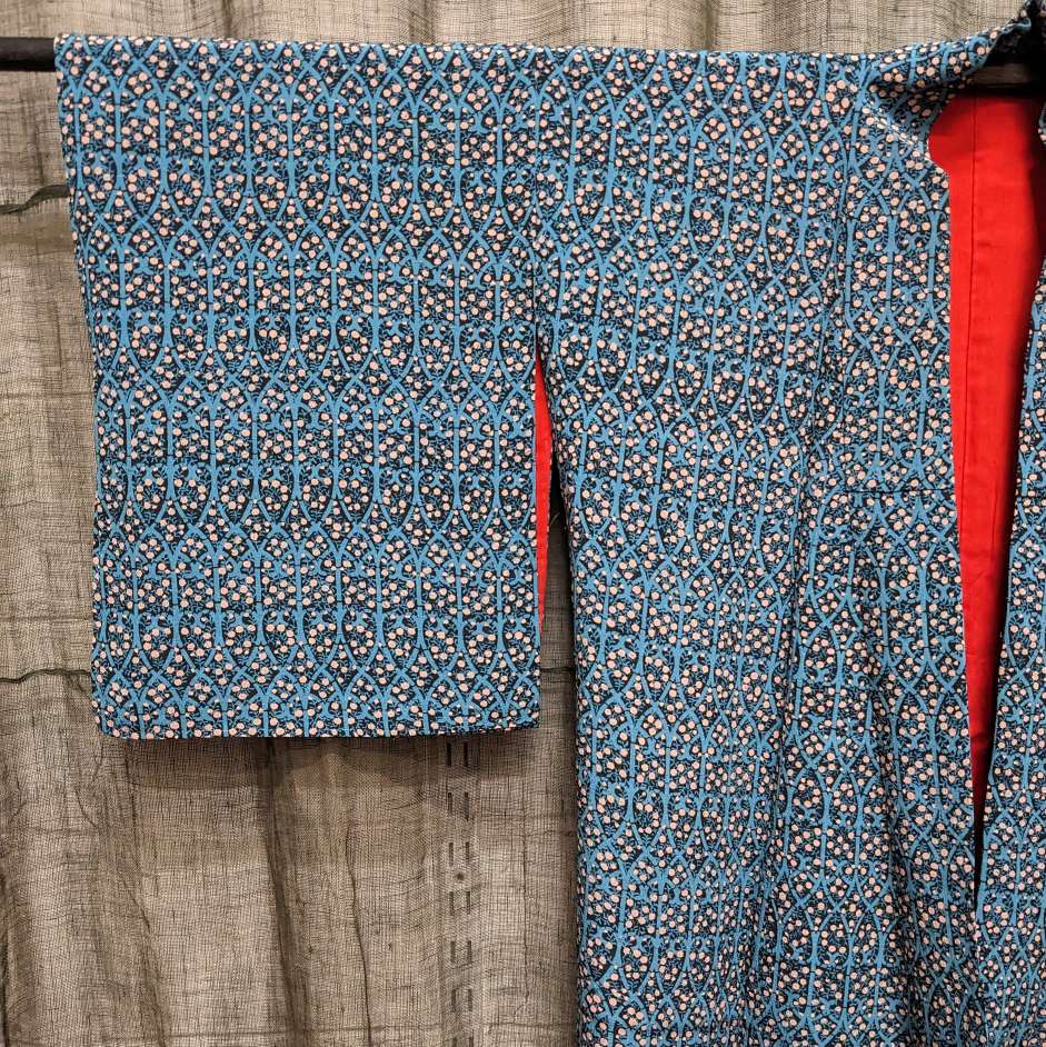 Vintage Japanese Silk Kimono with Vines and Blossom Pattern