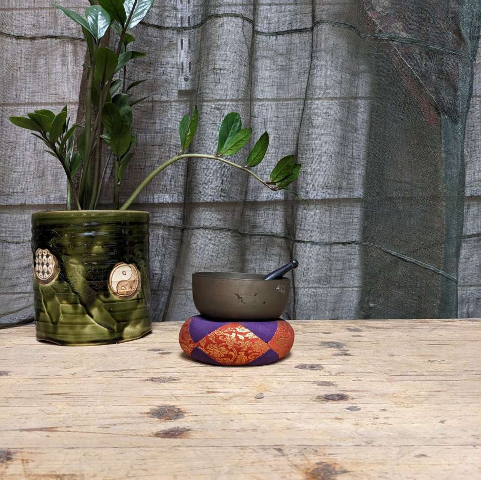 Japanese Buddhist Bell. Orin, Cushion & Striker