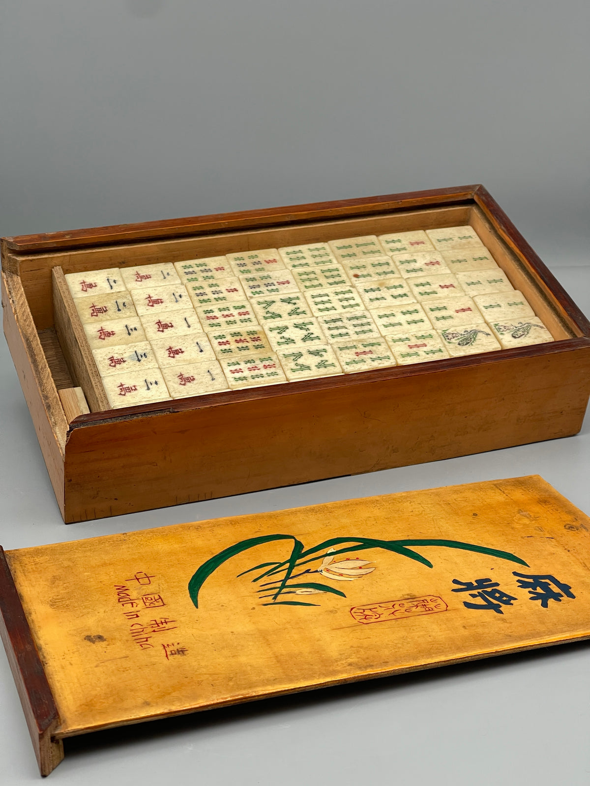 Vintage Chinese Mahjong Game Set