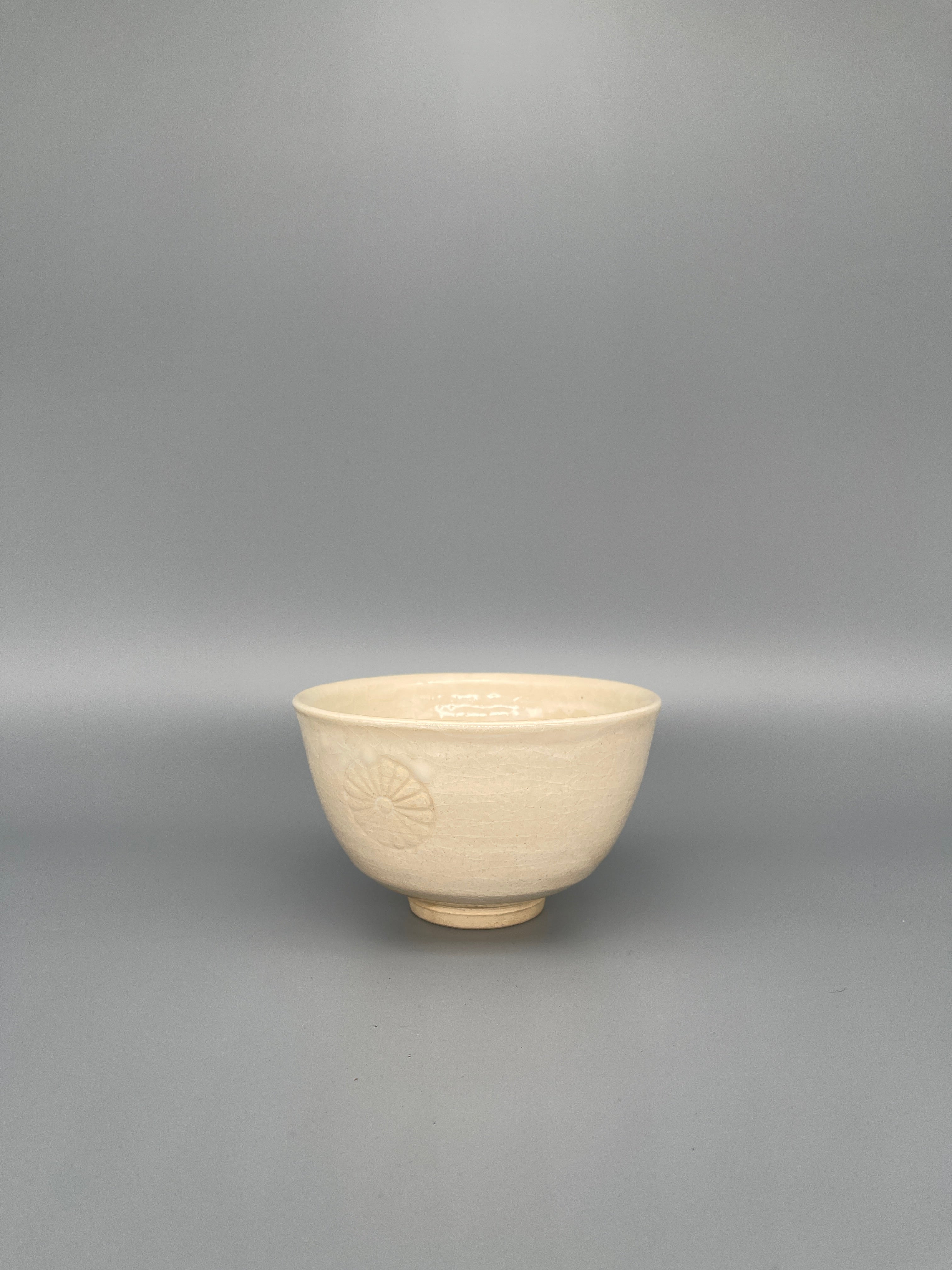 Vintage Japanese Matcha Bowl, Chawan - White Chrysanthemum