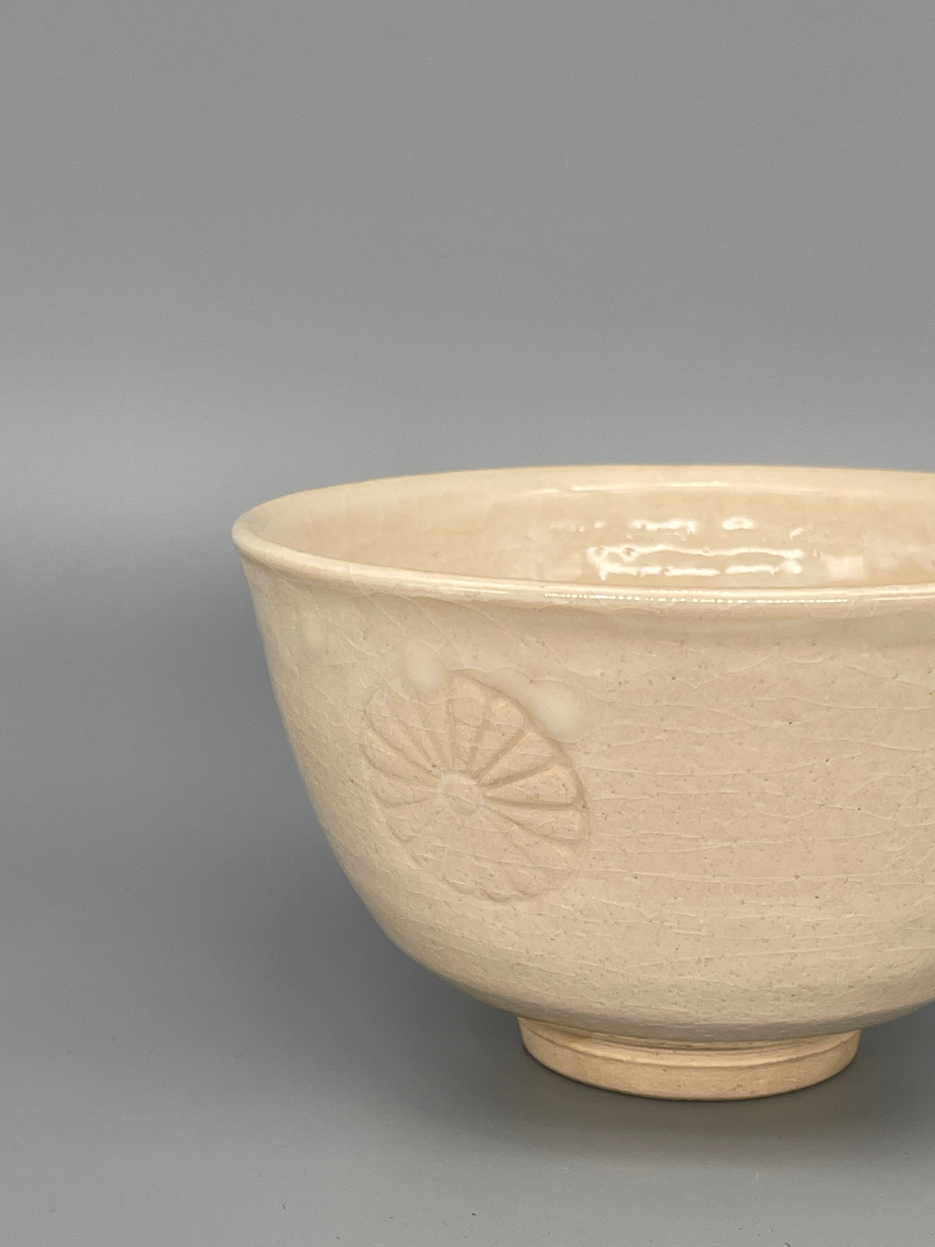 Vintage Japanese Matcha Bowl, Chawan - White Chrysanthemum