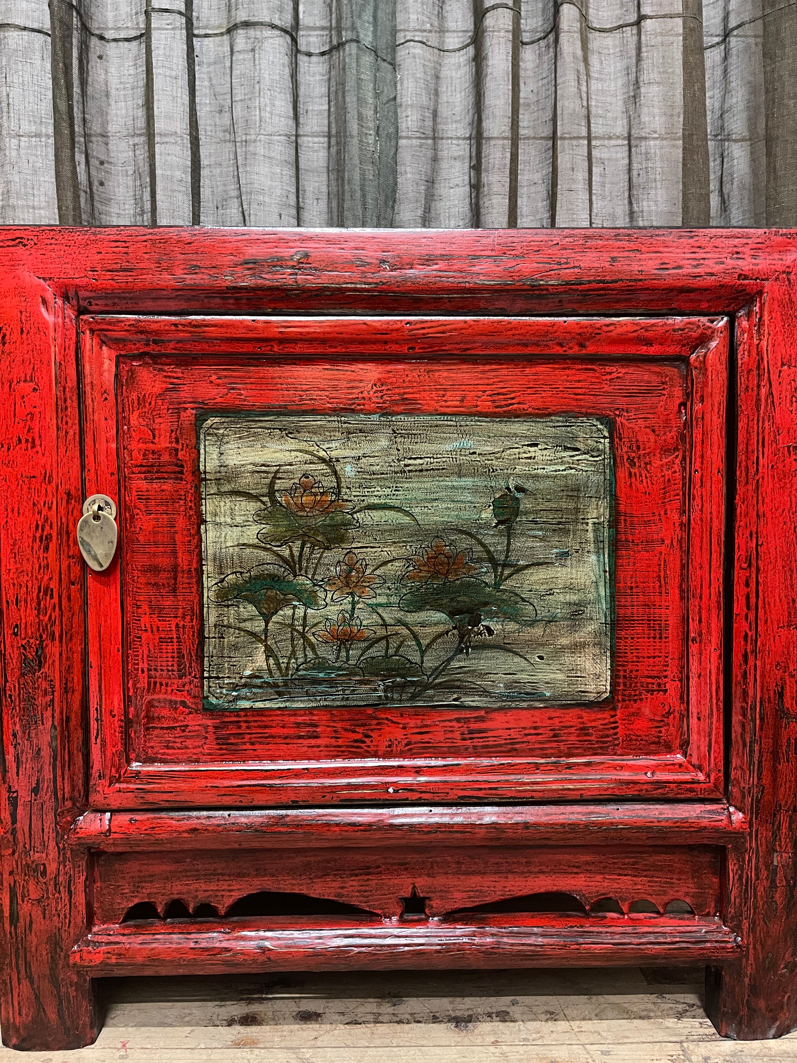 Vintage Chinese Red Lacquered Low Sideboard - Gansu, 1930s