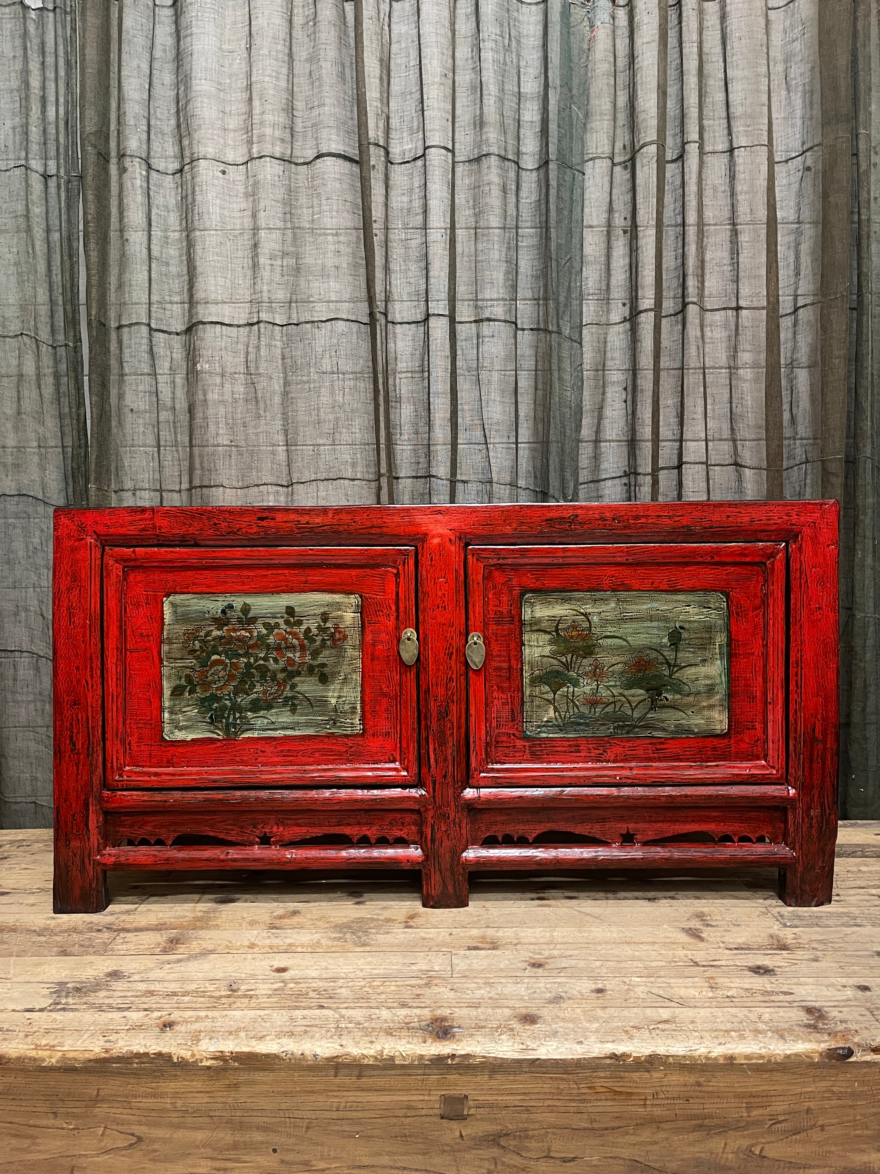 Vintage Chinese Red Lacquered Low Sideboard - Gansu, 1930s